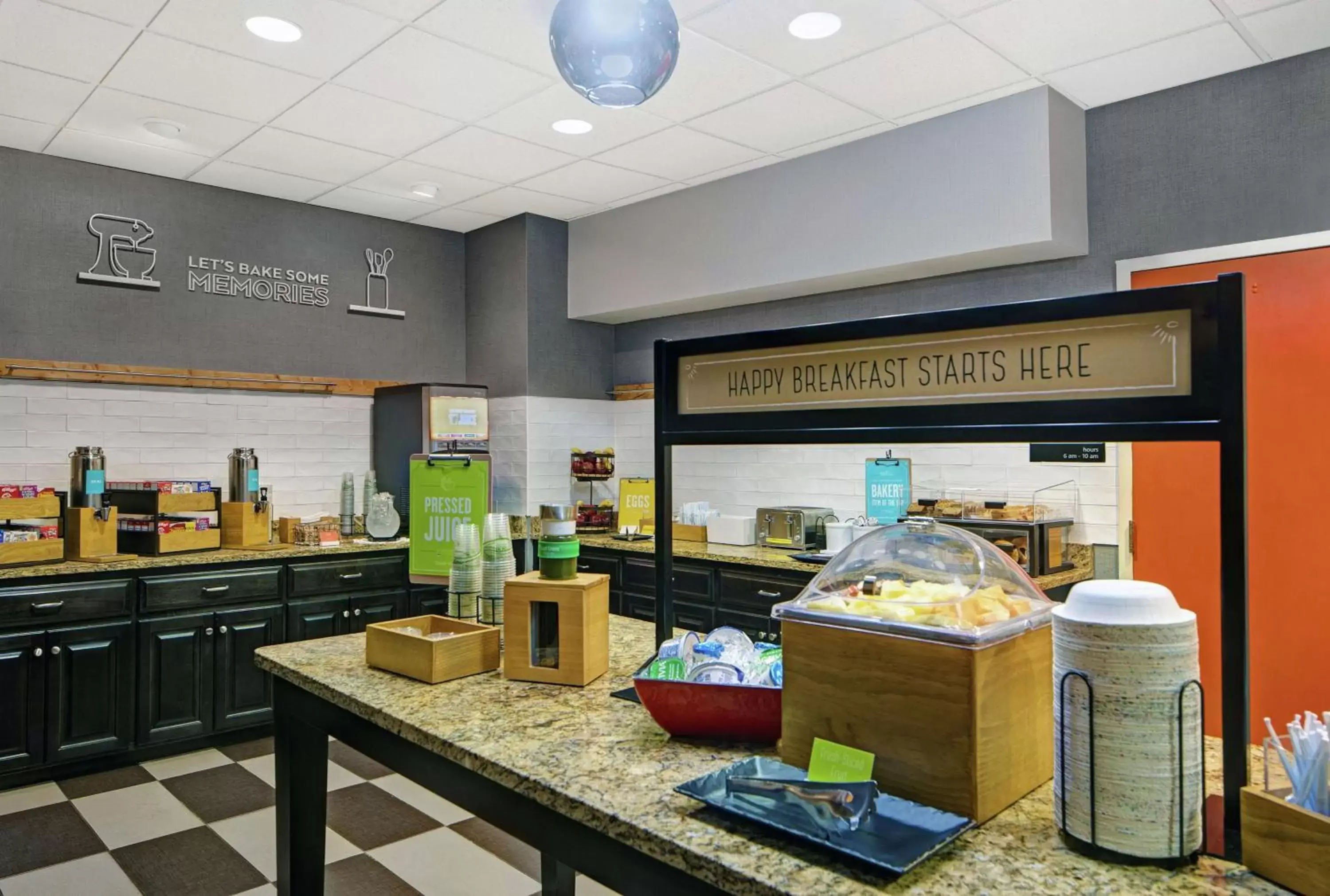 Breakfast in Hampton Inn & Suites Augusta West Breakfast in Hampton Inn & Suites Augusta West