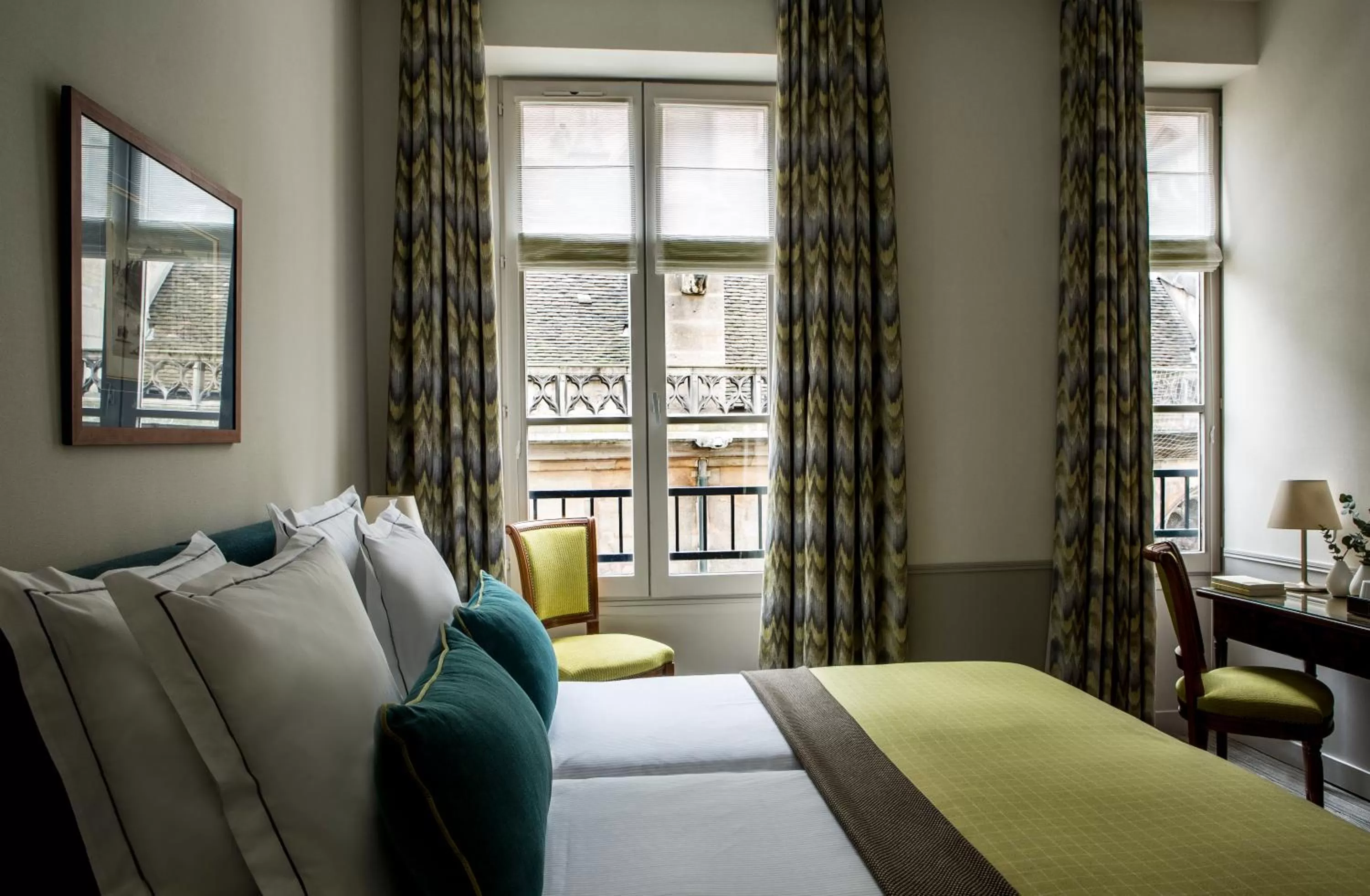 Bedroom, Bed in Hôtel de la Place du Louvre - Esprit de France