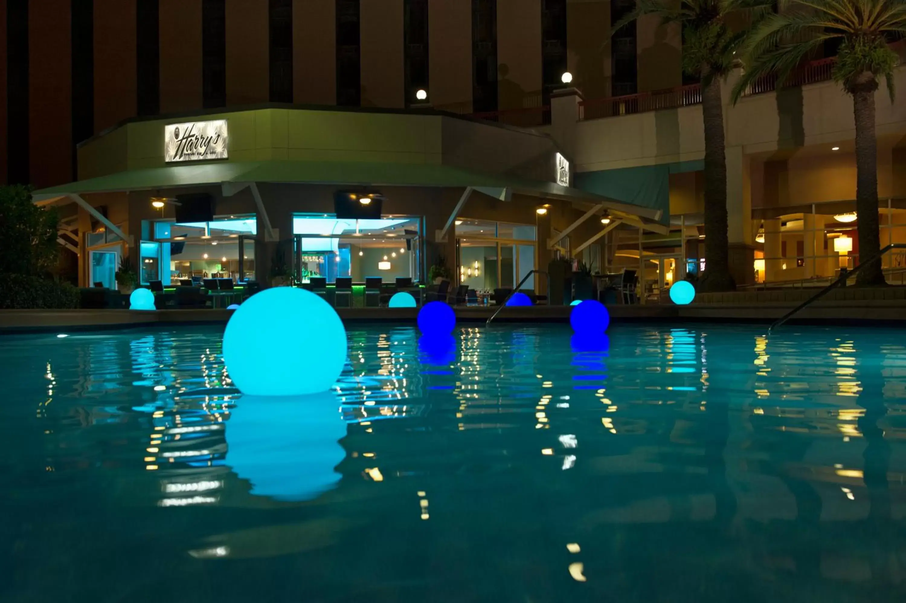 Night, Swimming Pool in Rosen Centre Hotel Orlando Convention Center