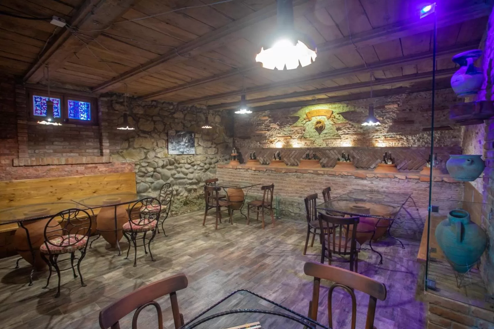 Restaurant/places to eat in Hotel Paradise Road