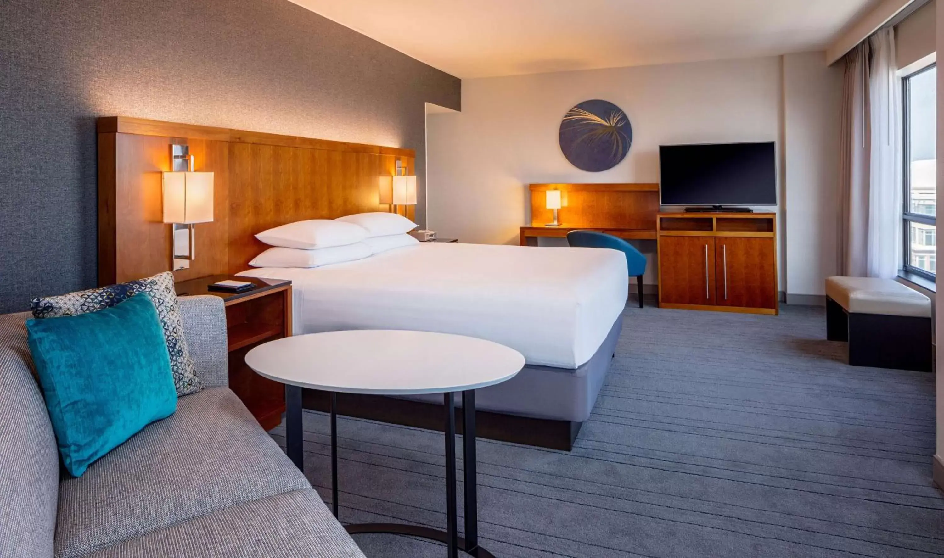 Bedroom, Bed in Hyatt Regency Crystal City at Reagan National Airport