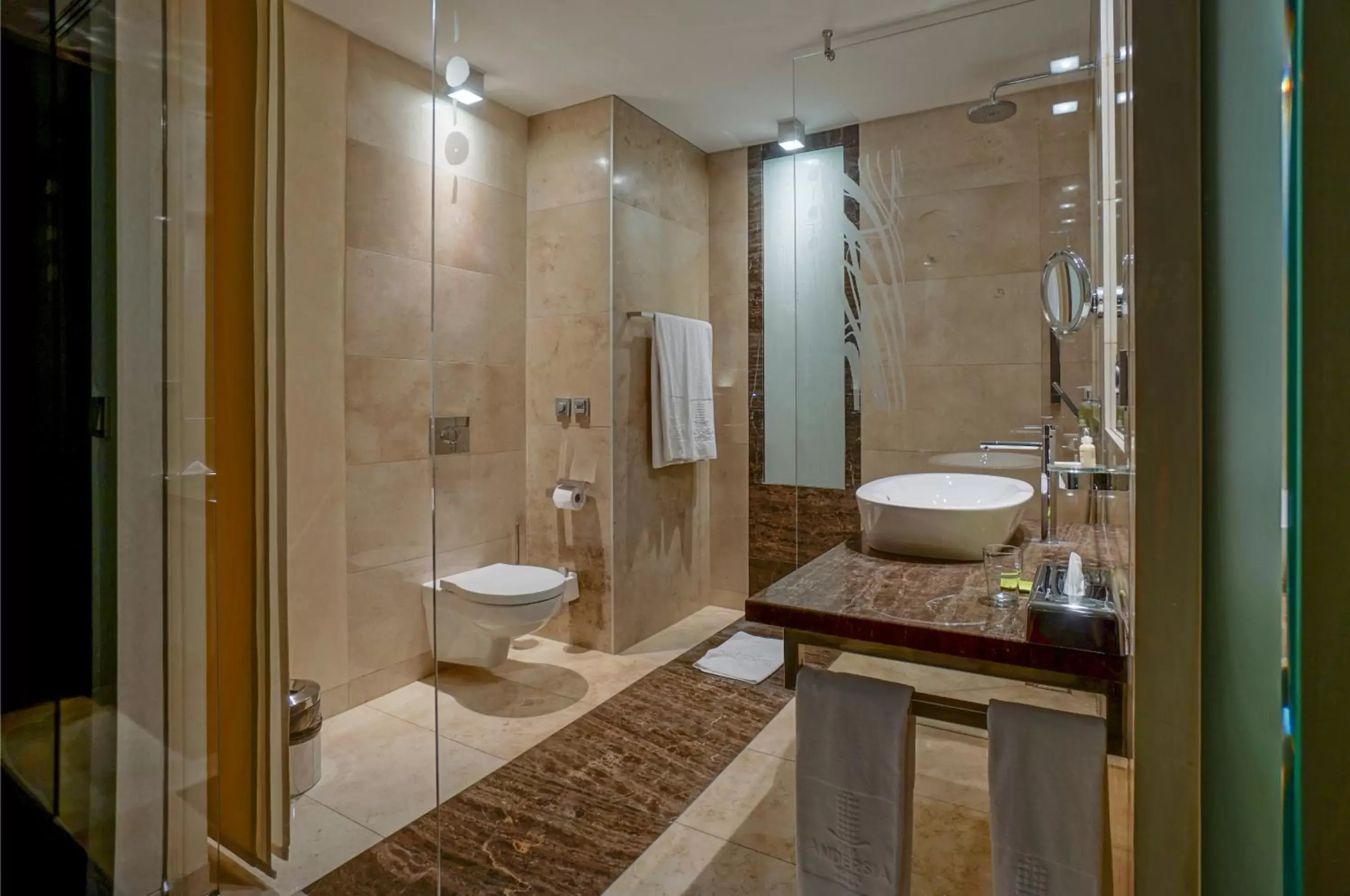 Bathroom in Andersia Hotel & Spa Poznan, a member of Radisson Individuals