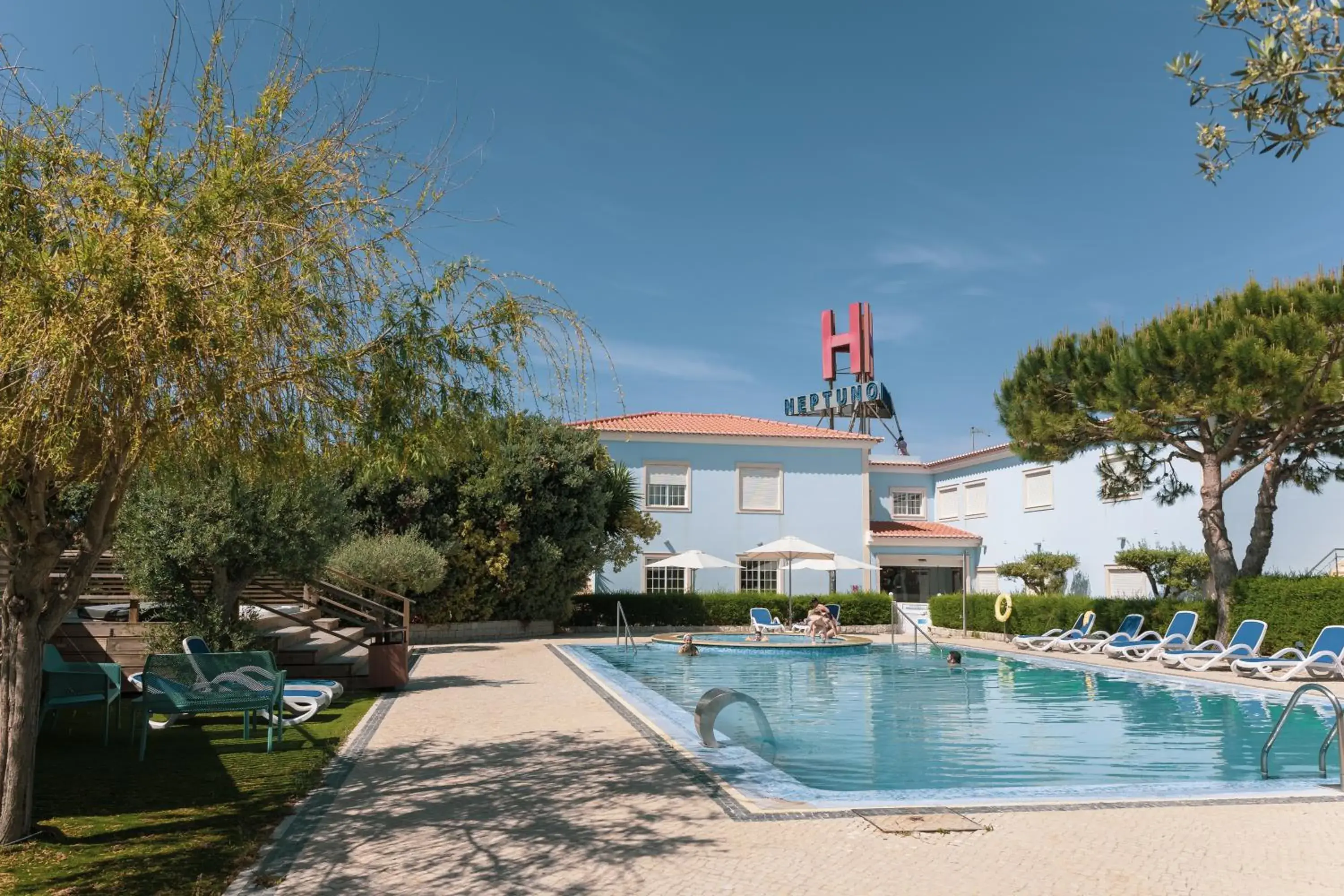 Pool view, Swimming Pool in Hotel Neptuno