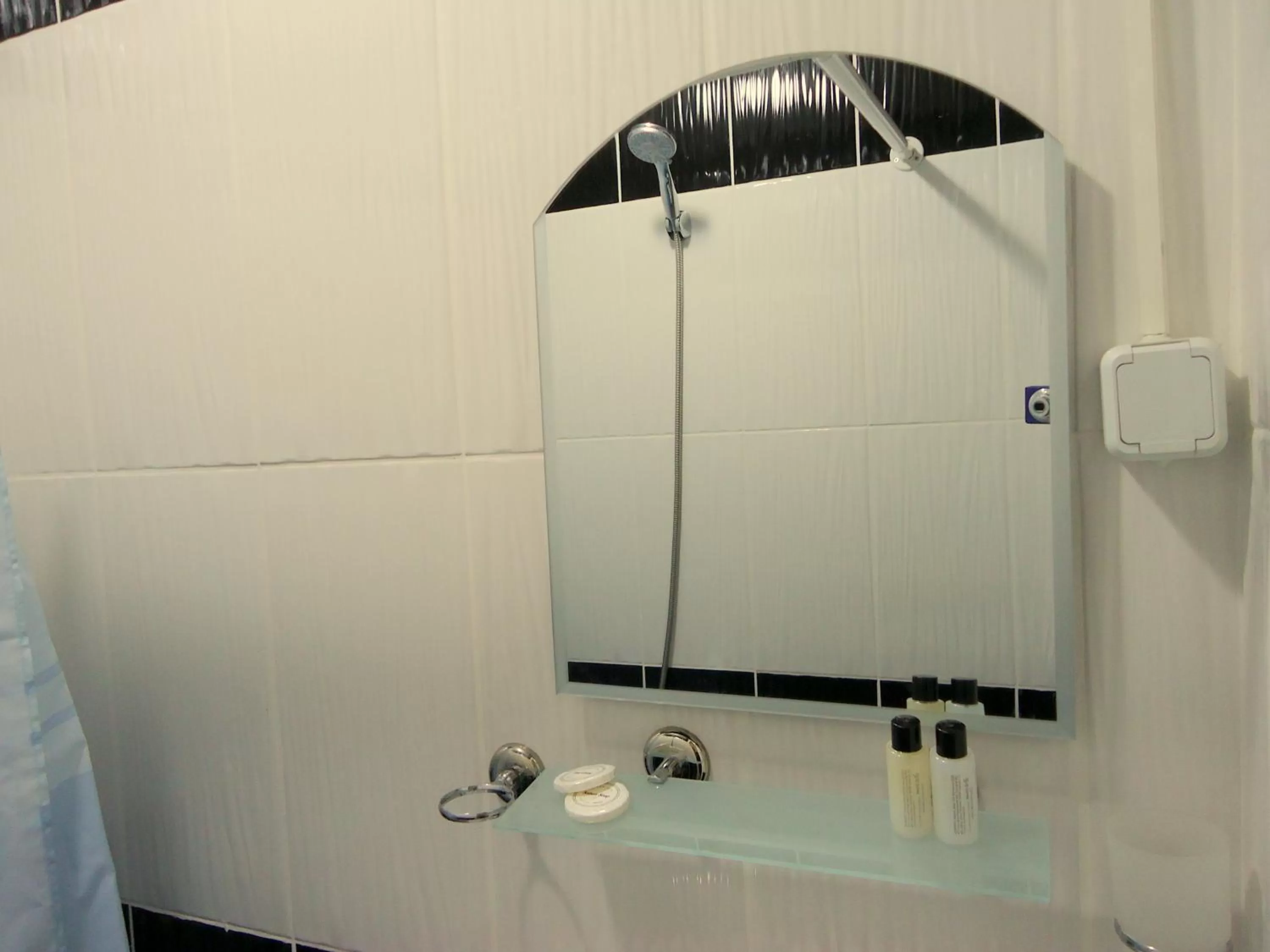 Bathroom in Tolga Hotel