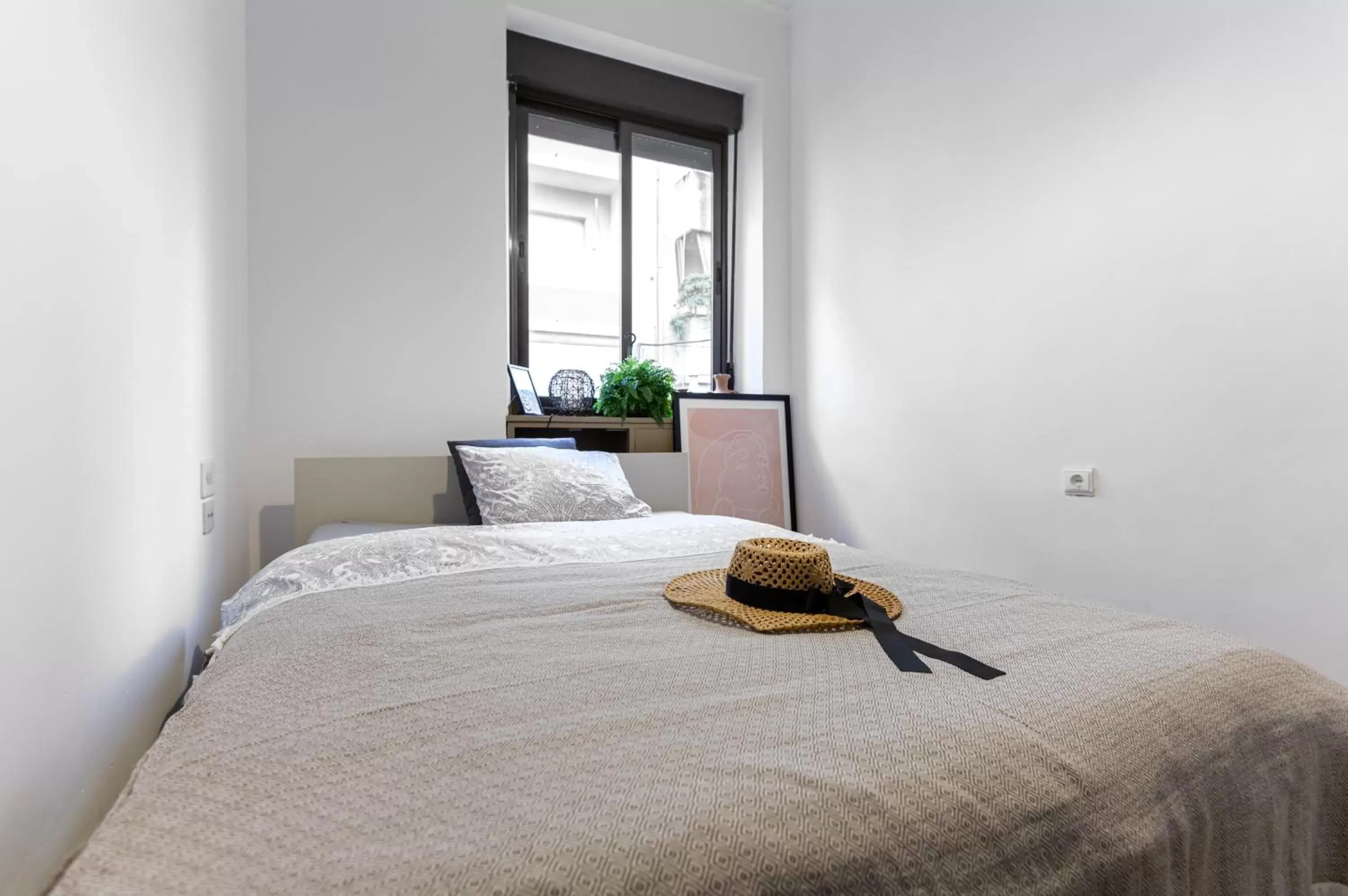 Bedroom, Bed in Soho Boho Apartments - with sunny rooftop terrace and fiber optic internet