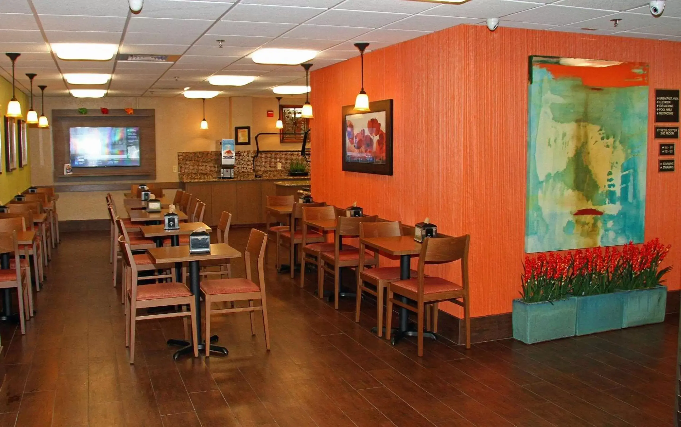 Restaurant/Places to Eat in Best Western Plus Universal Inn
