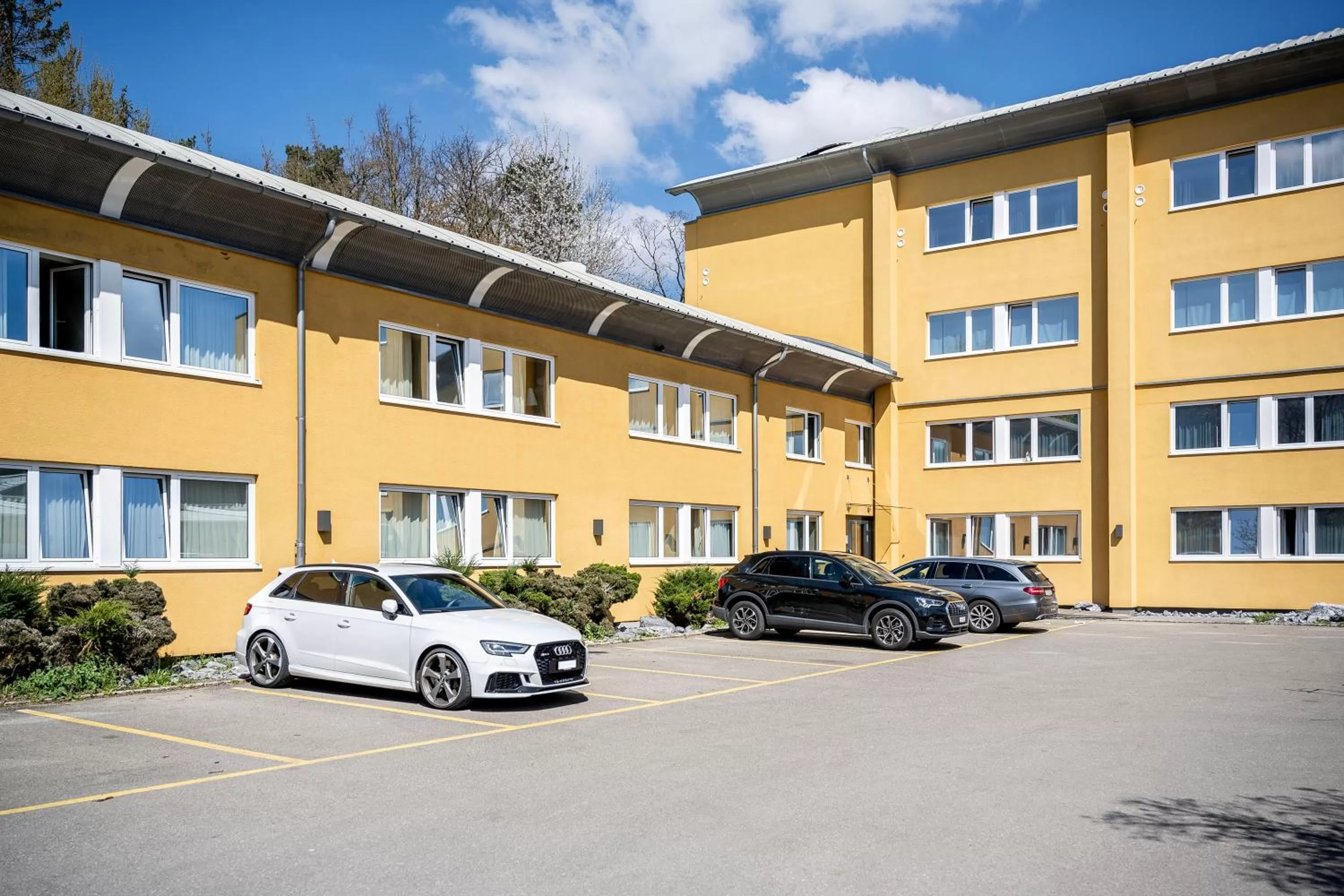 Parking in ibis Zurich Adliswil