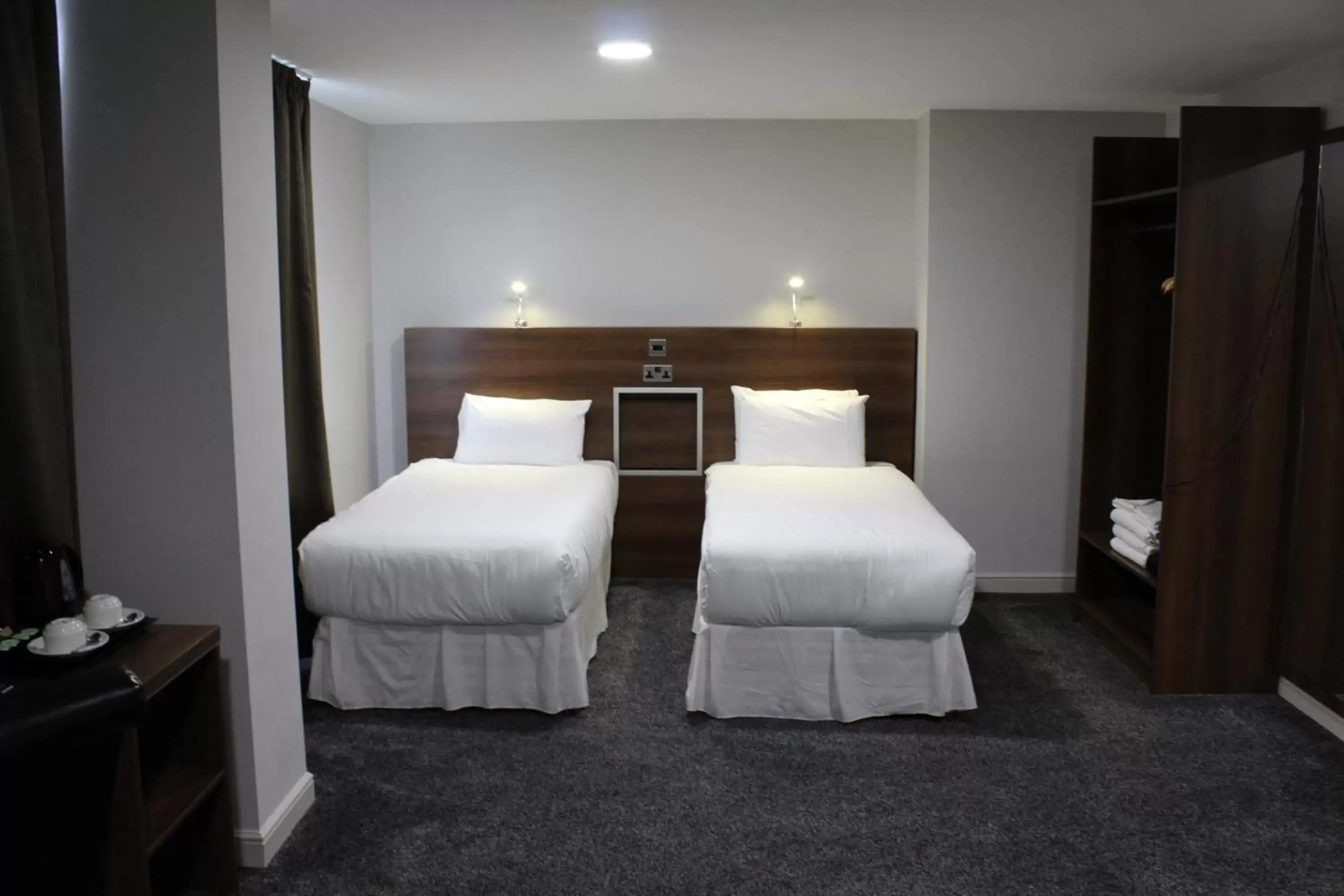 Standard Triple Room in Milton Manchester Hotel Standard Triple Room in Milton Manchester Hotel