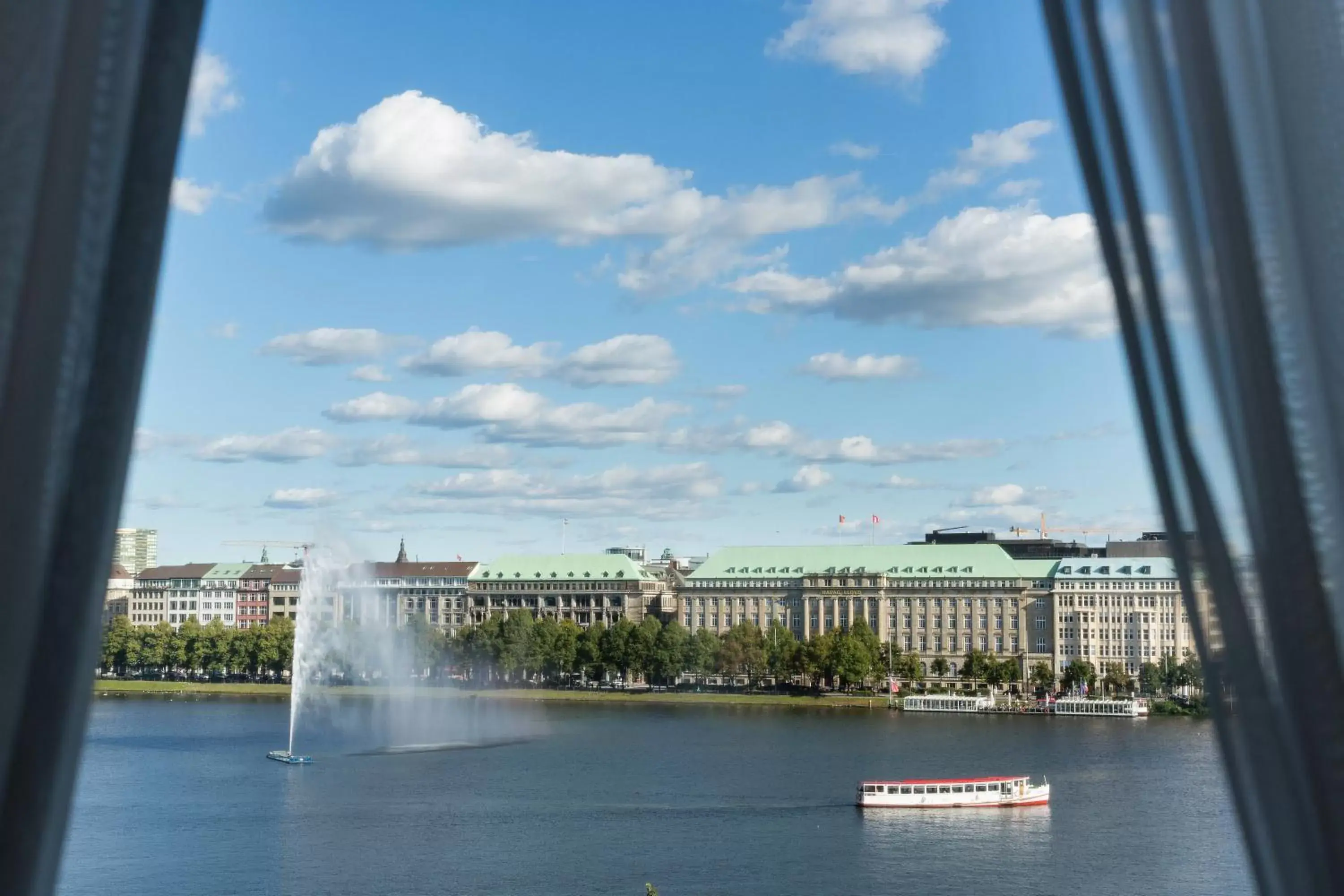 Lake View Suite in Fairmont Hotel Vier Jahreszeiten