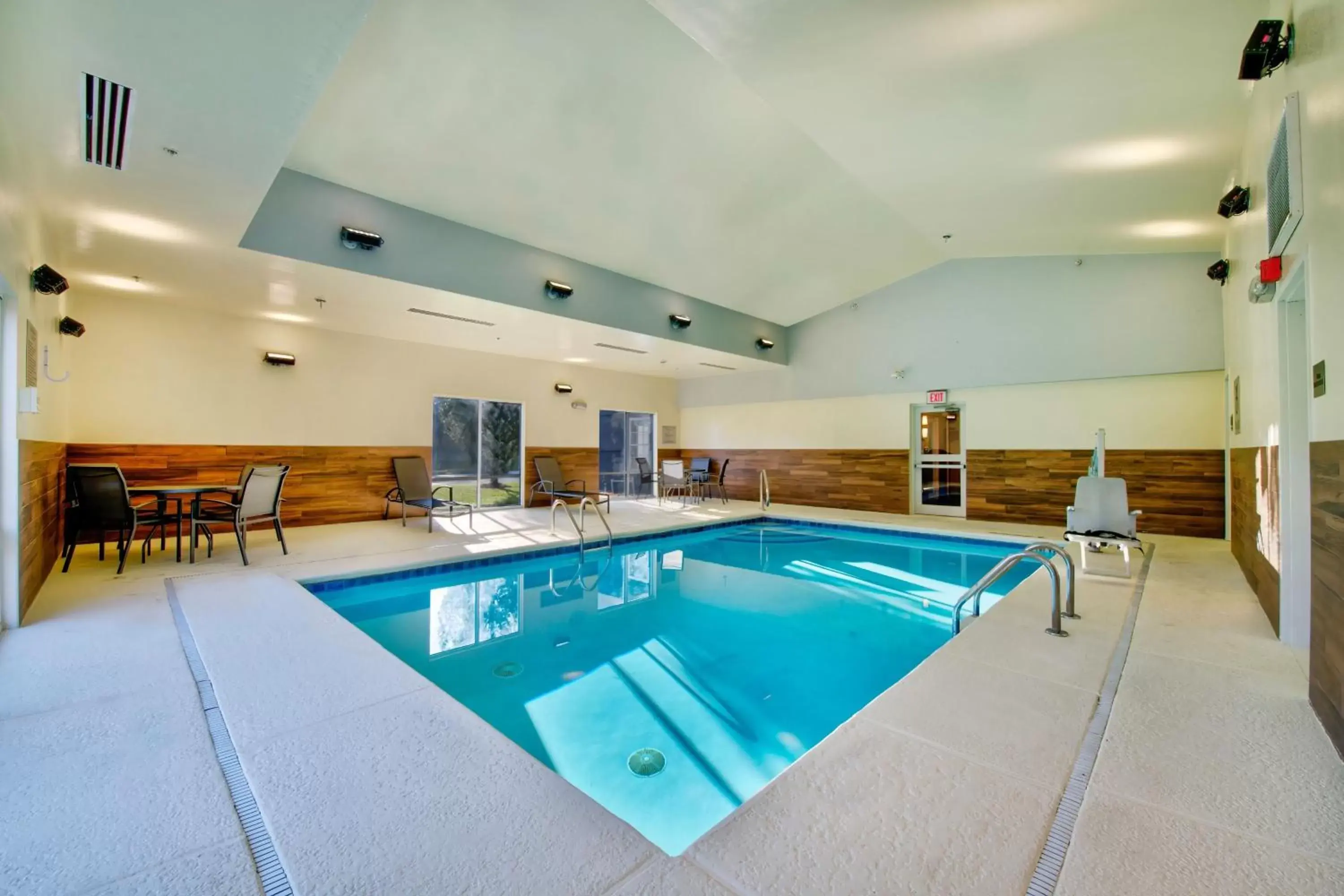 Swimming Pool in Fairfield Inn & Suites by Marriott Cortland