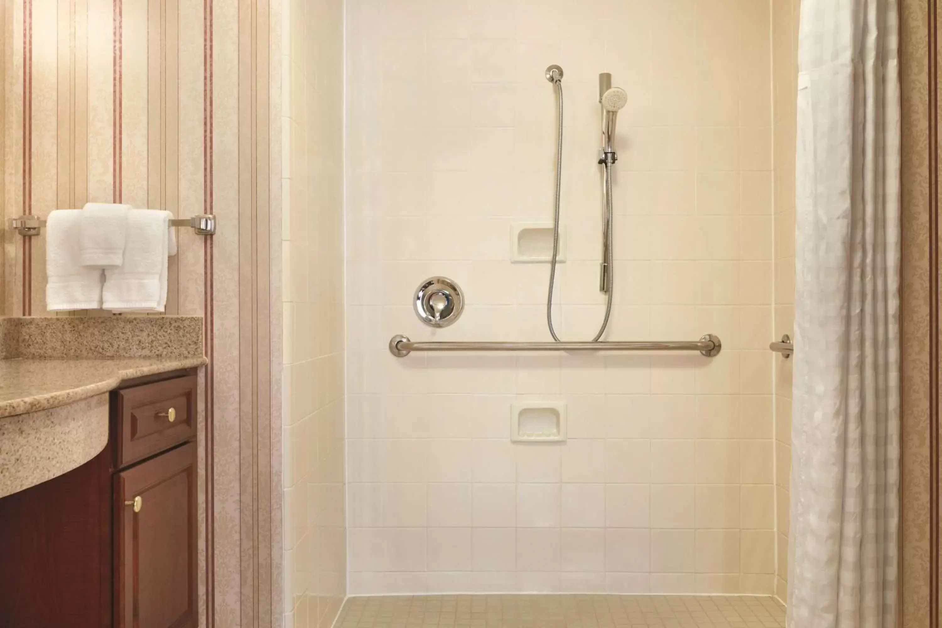 Bathroom in Homewood Suites by Hilton Detroit-Troy