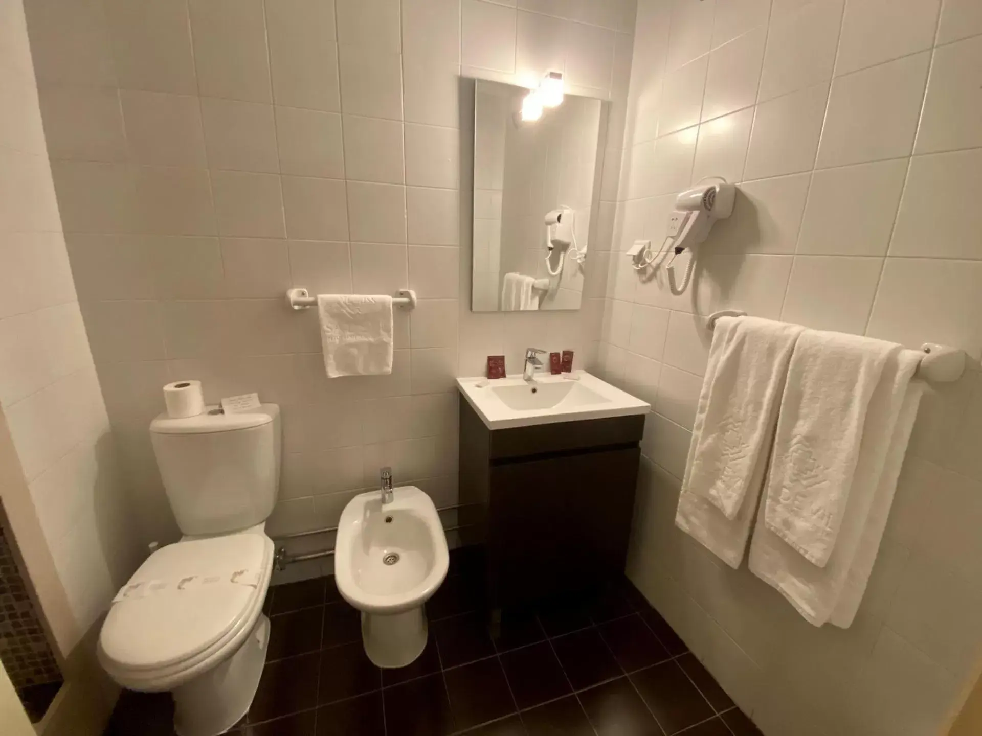 Bathroom in Vilar Oporto Hotel