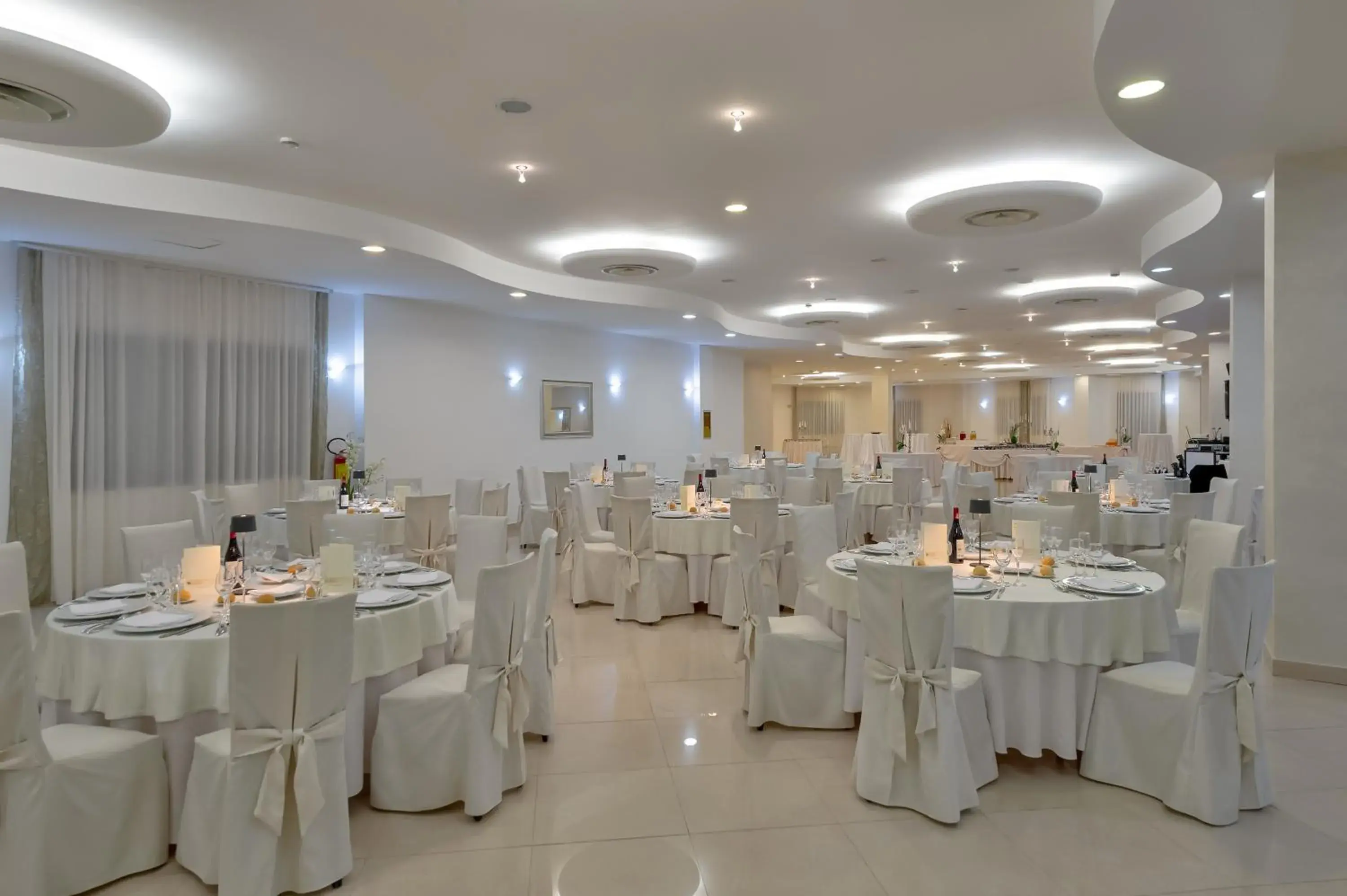 Restaurant/places to eat, Banquet Facilities in Grand Hotel Sofia