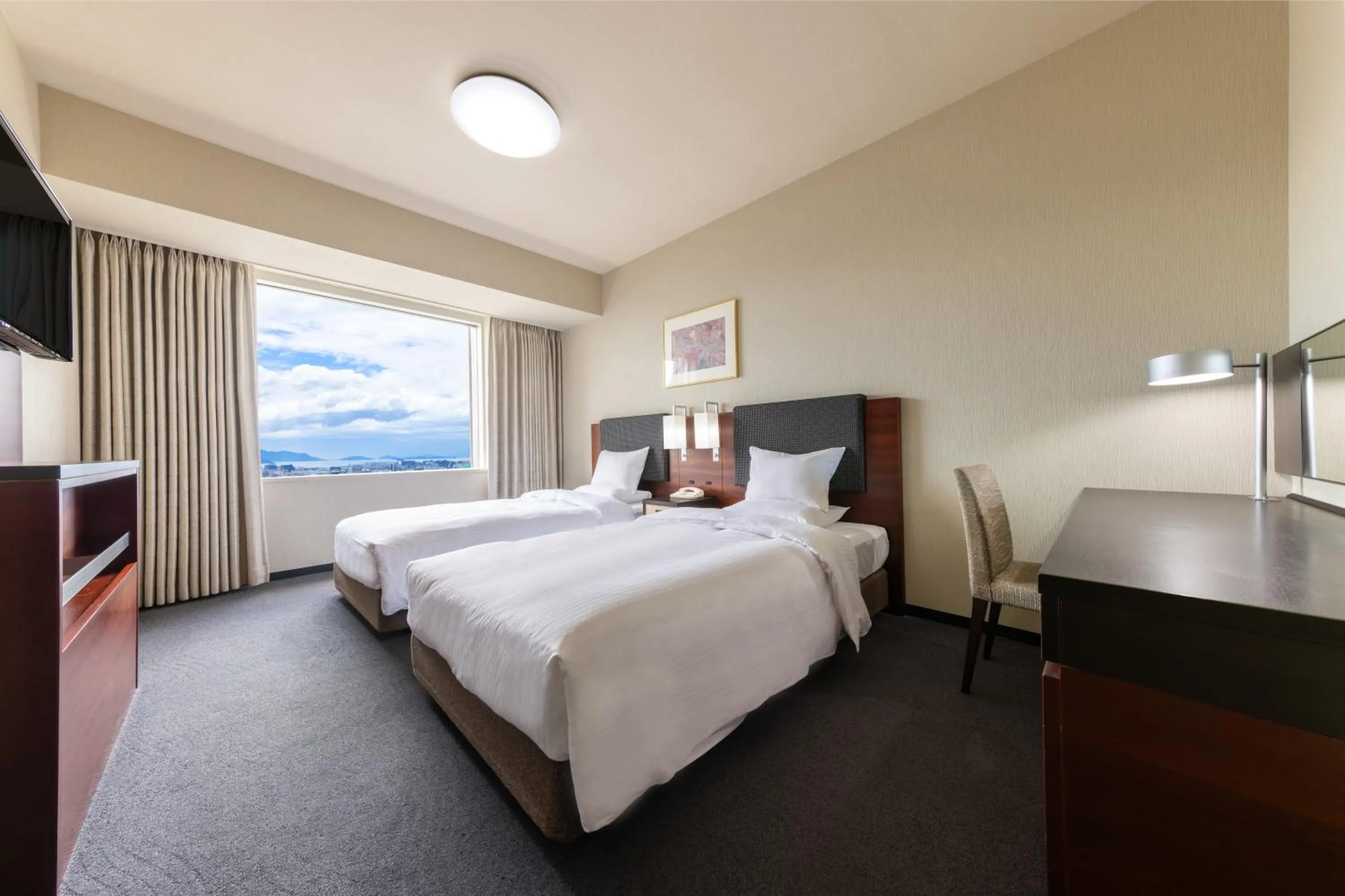 Photo of the whole room, Bed in Rihga Royal Hotel Hiroshima