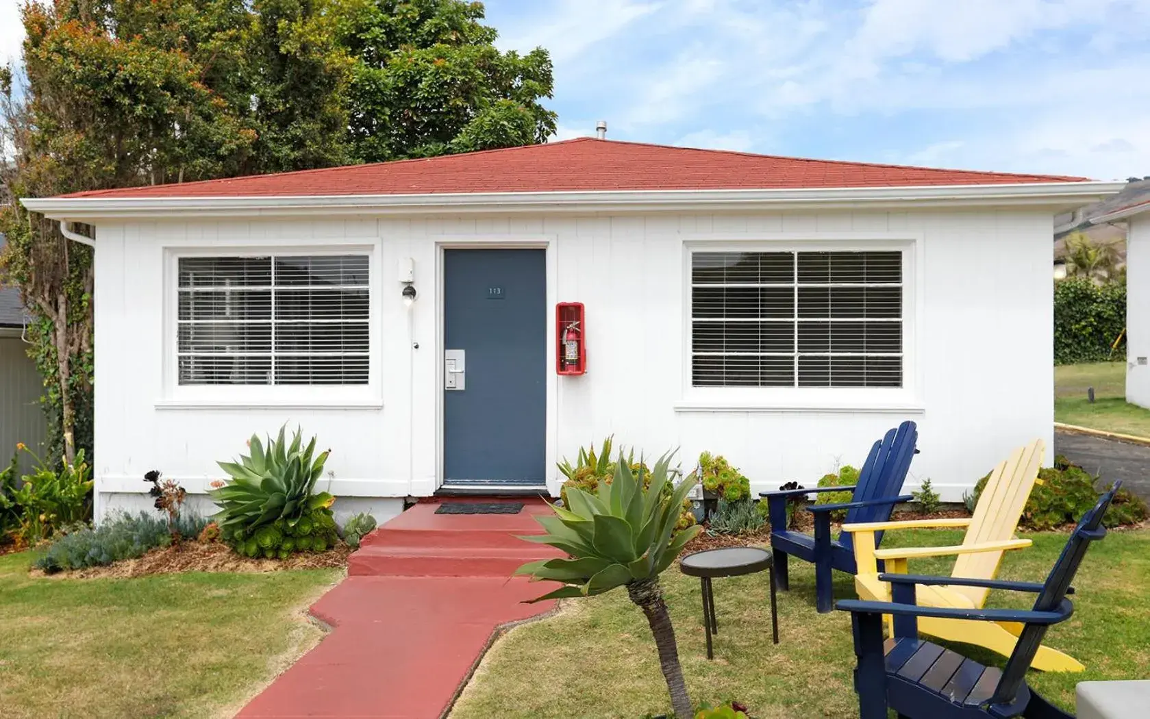 Property Building in Tides Oceanview Inn and Cottages