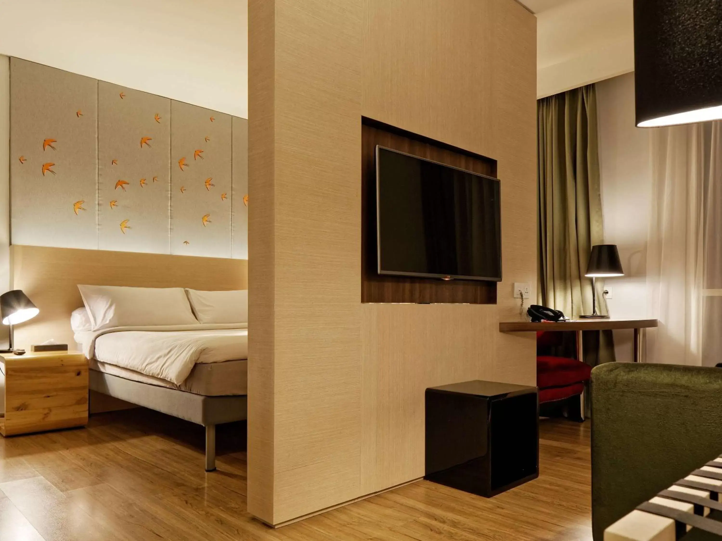 Photo of the whole room, Bed in Ibis Styles Jakarta Airport