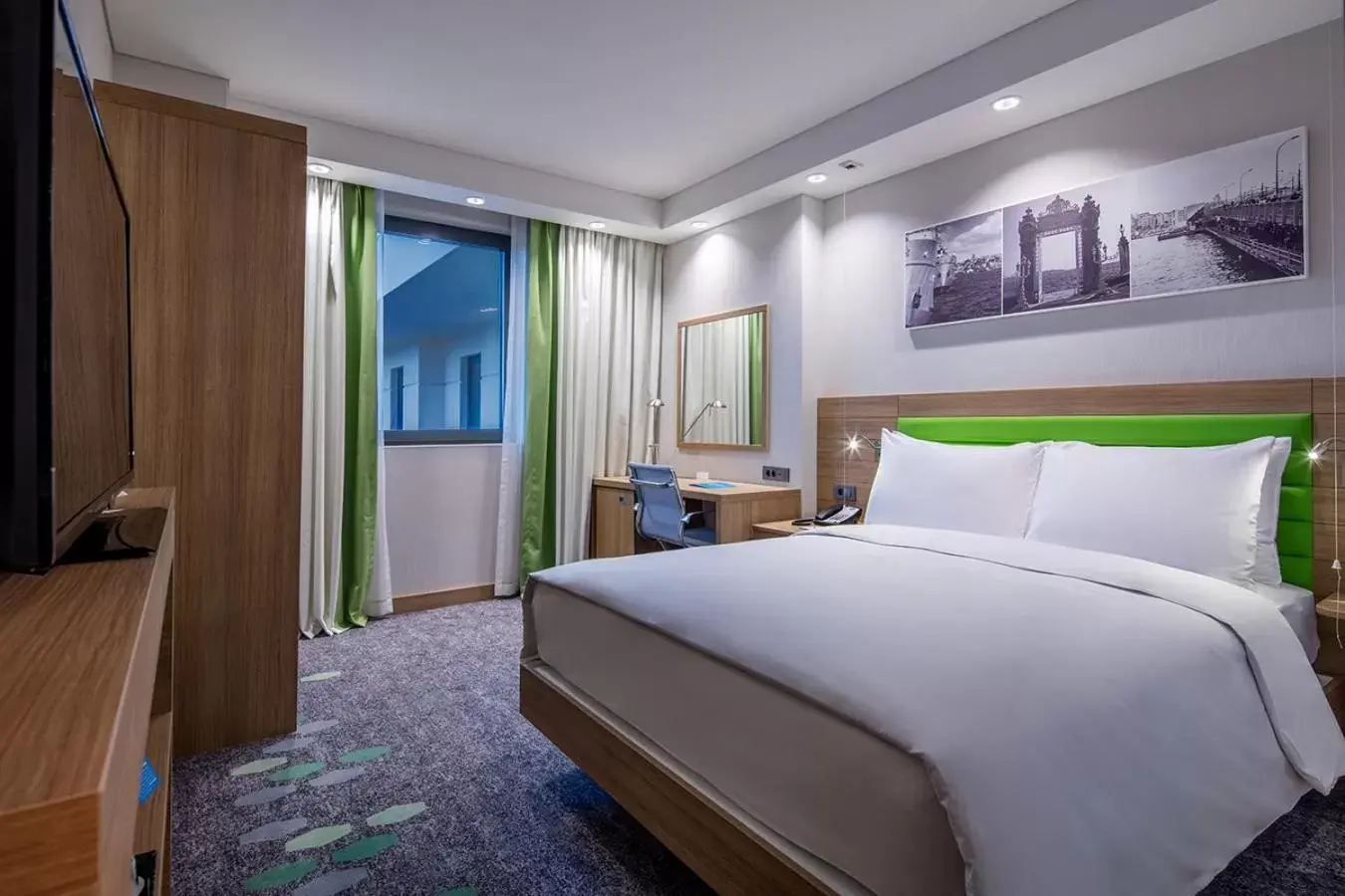Photo of the whole room, Bed in Hampton by Hilton Istanbul Zeytinburnu
