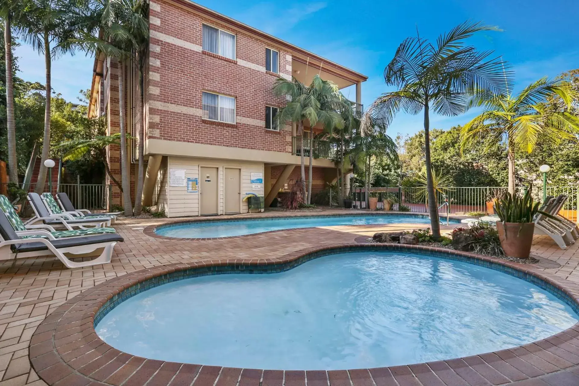 Swimming Pool in Terralong Terrace Apartments