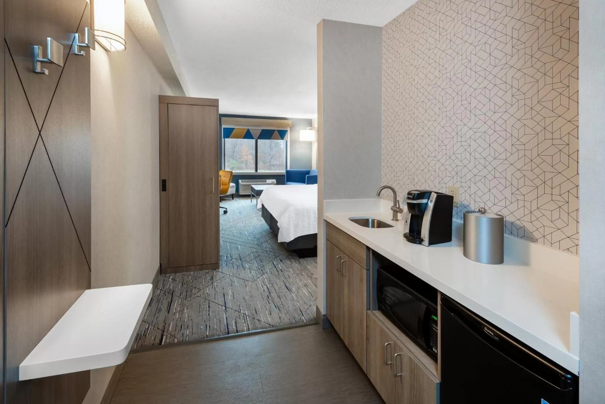 One-Bedroom Suite in Holiday Inn Express & Suites Wadsworth, an IHG Hotel
