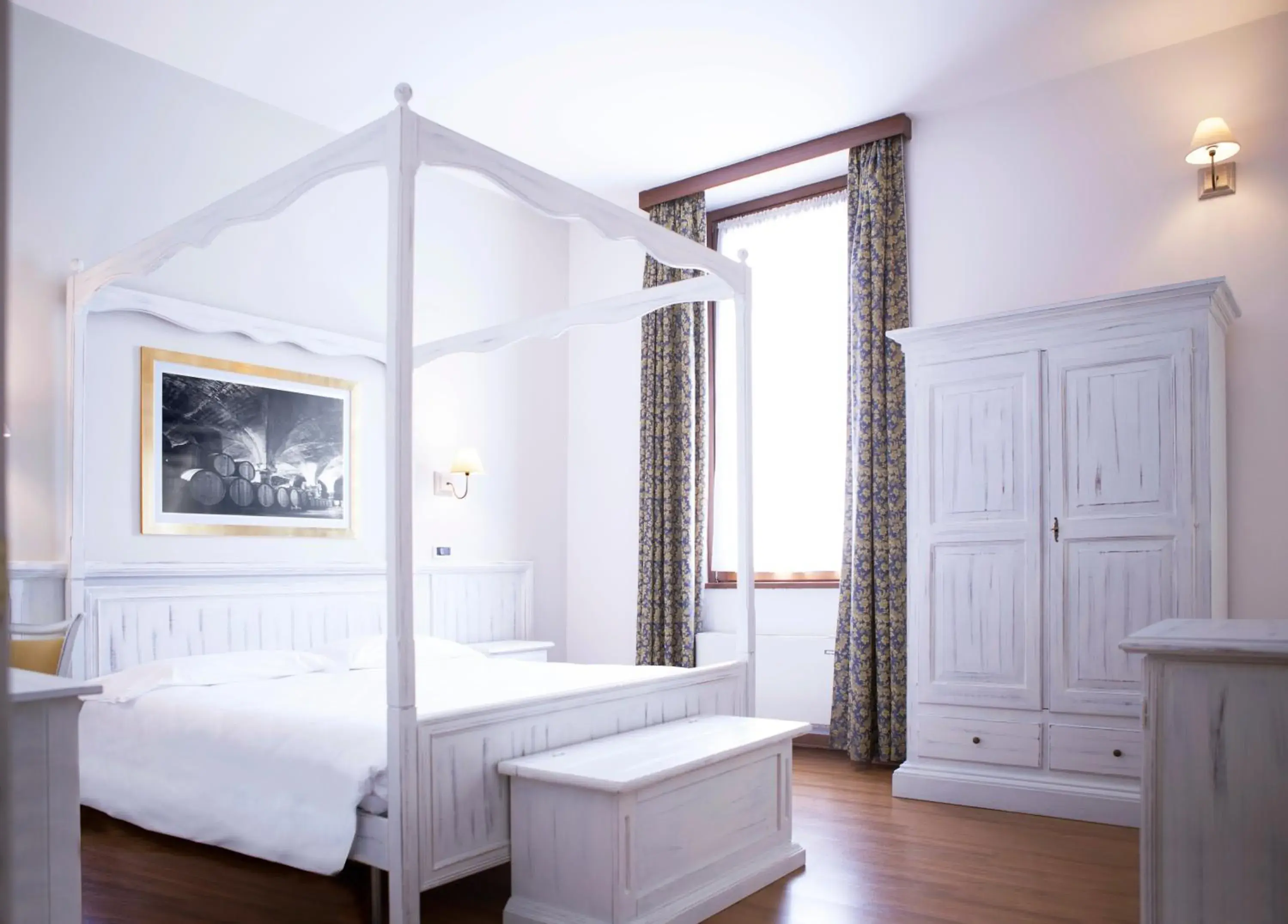 Photo of the whole room, Bed in Hotel Sebino