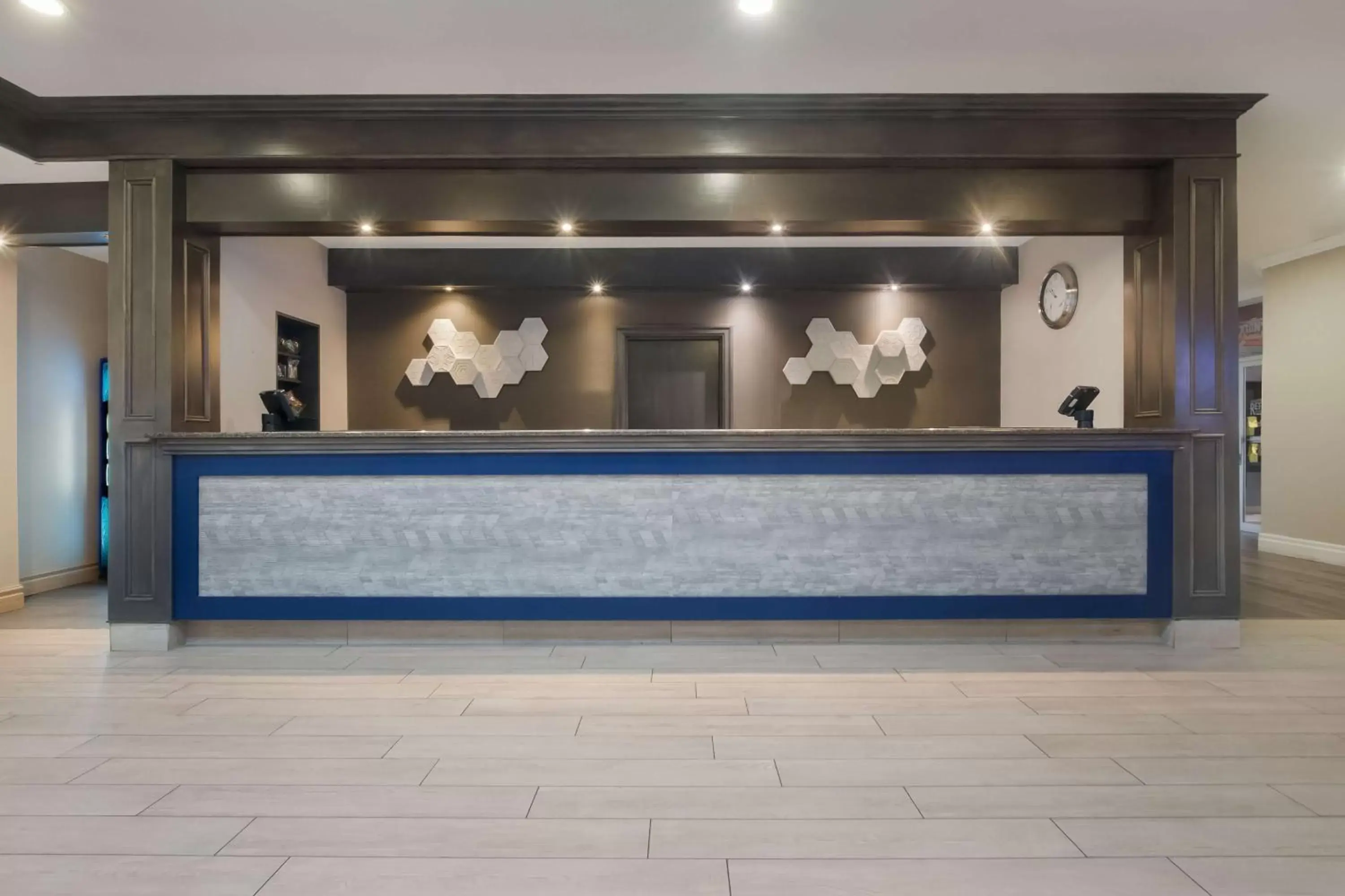 Lobby or reception, Lobby/Reception in Best Western St Catharines Hotel & Conference Centre