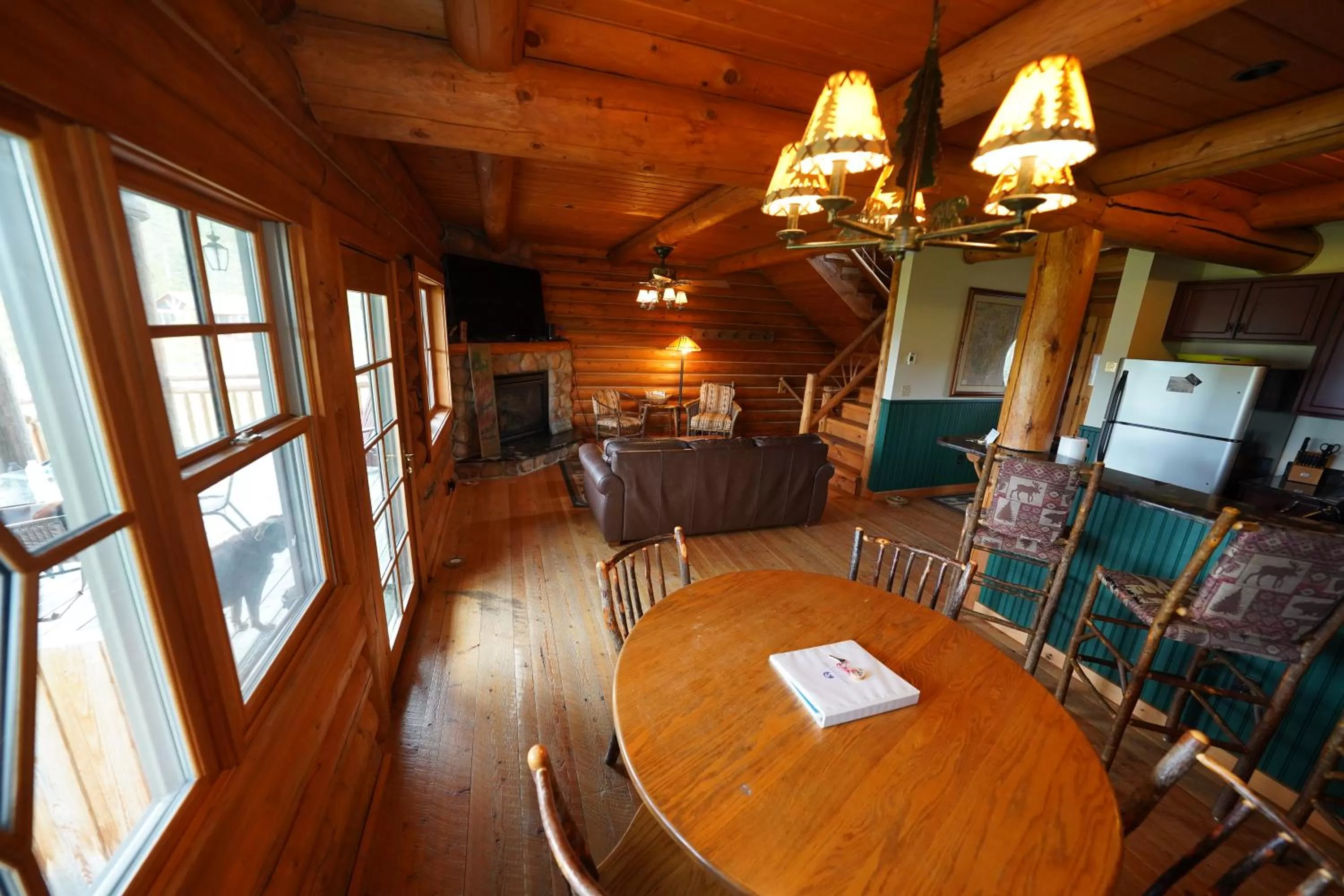 Dining Area in Ampersand Bay Resort