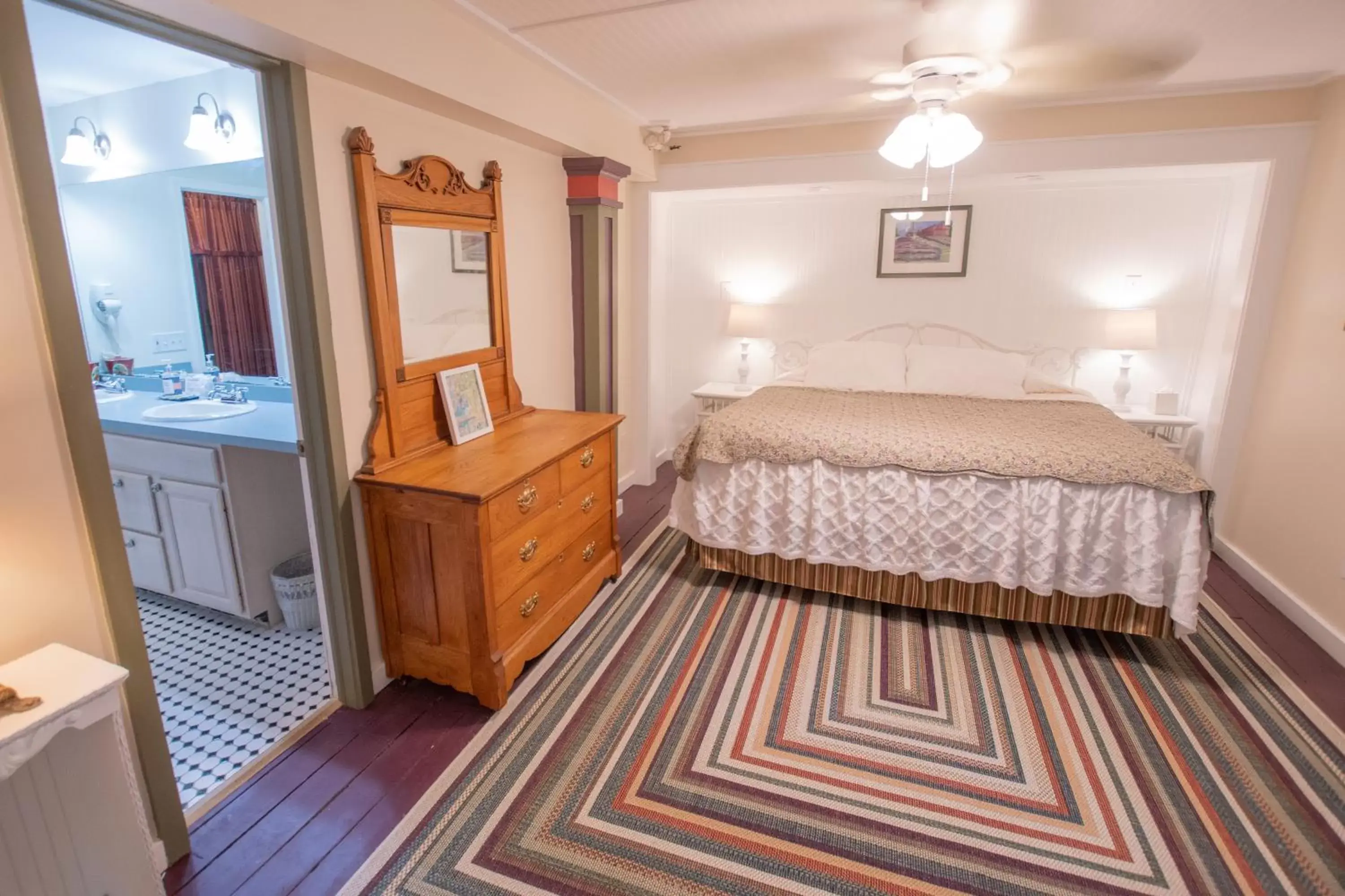 Apartment with Garden View in Terrace Inn and 1911 Restaurant Apartment with Garden View in Terrace Inn and 1911 Restaurant