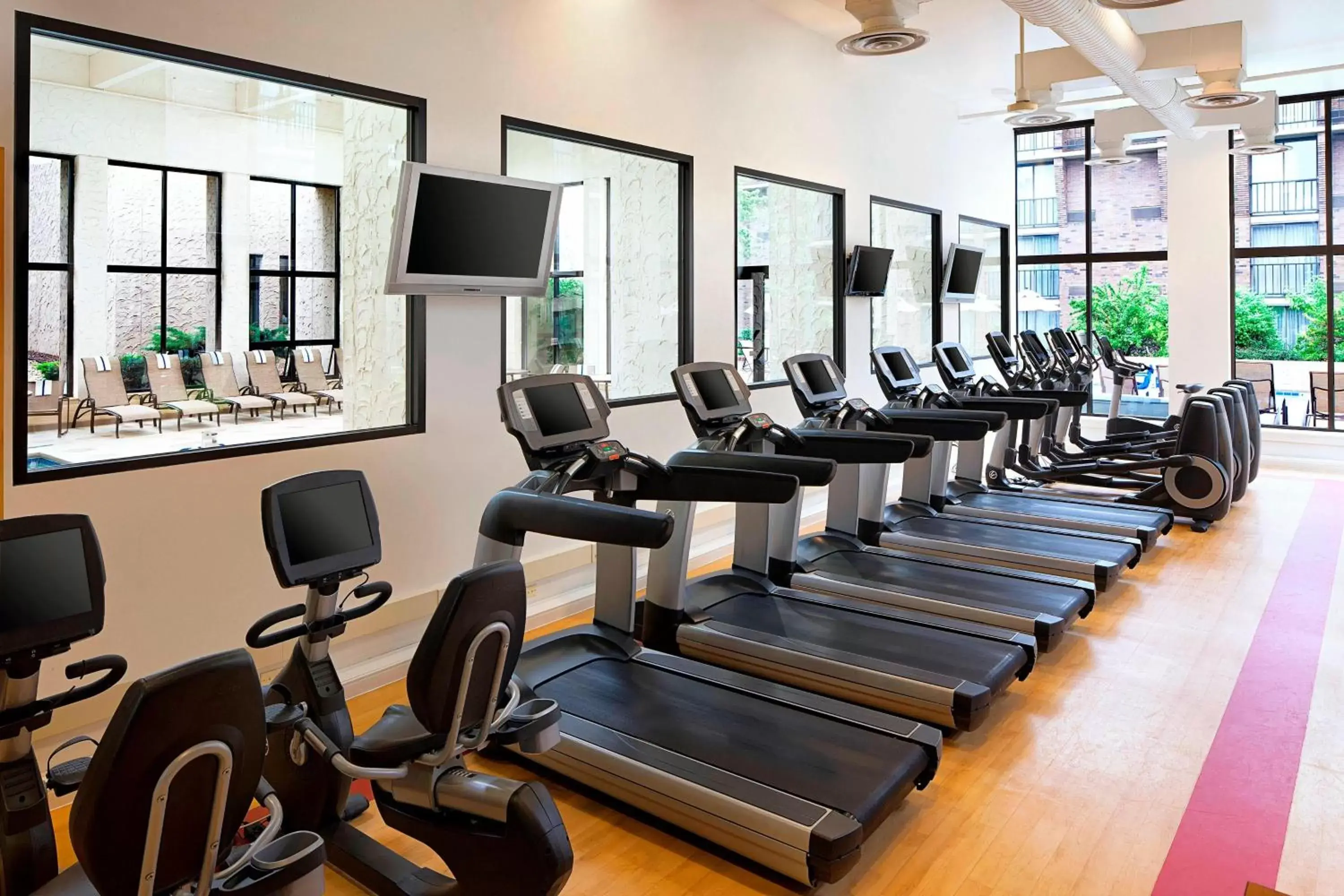 Fitness centre/facilities, Fitness Center/Facilities in Sheraton Milwaukee Brookfield