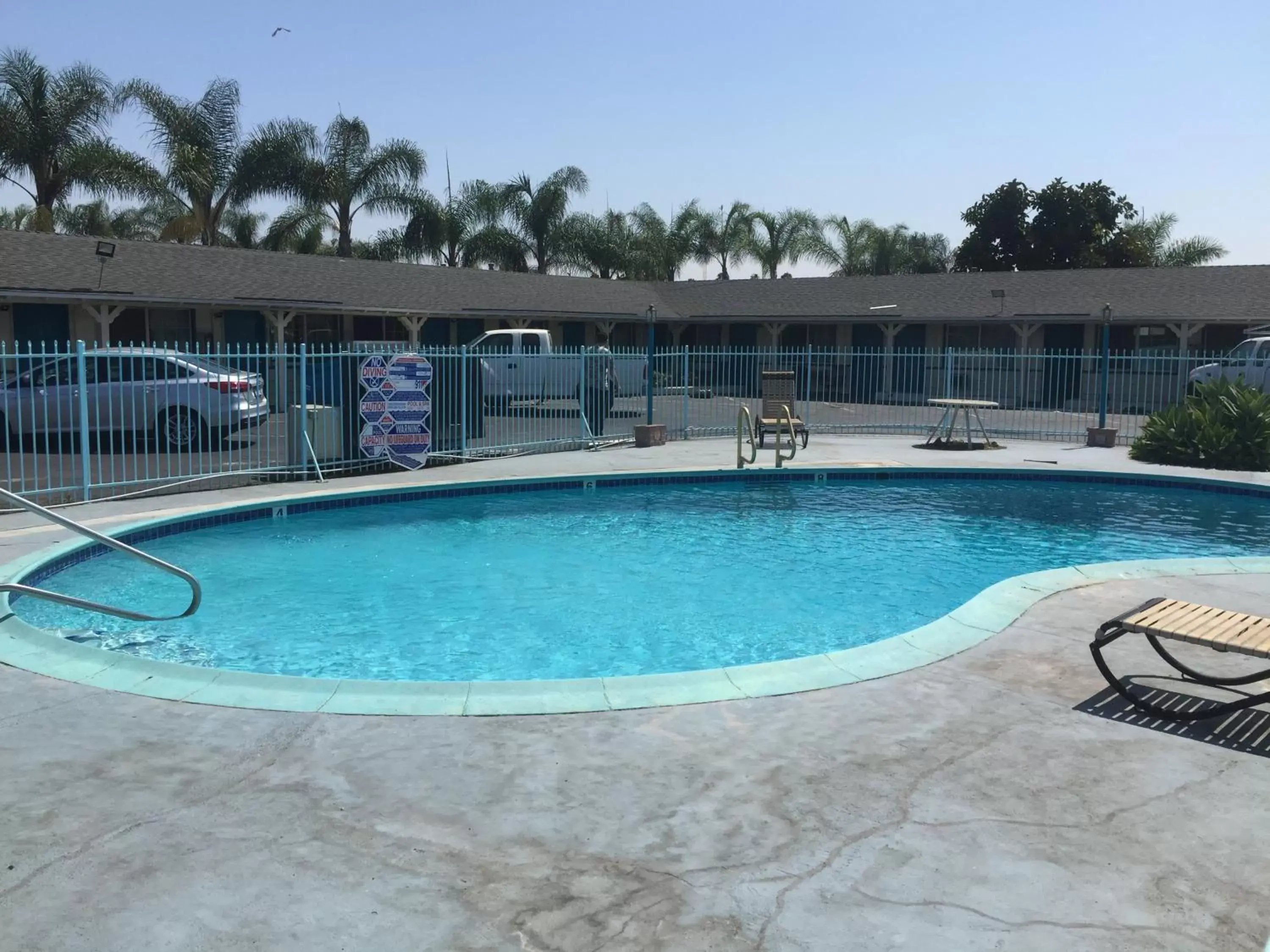 Swimming Pool in Frontier Motel
