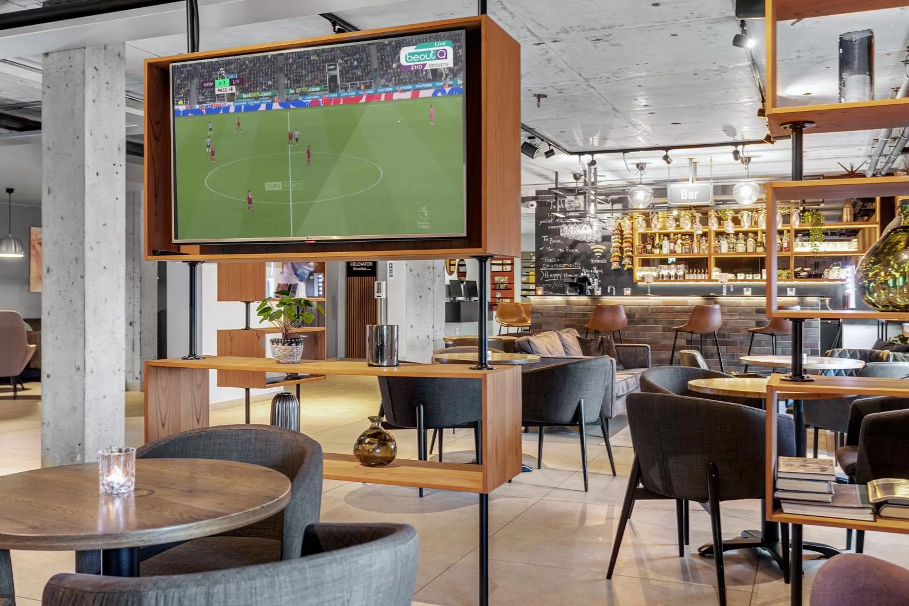 Lounge or bar in Konvin Hotel by Reykjavik Keflavik Airport