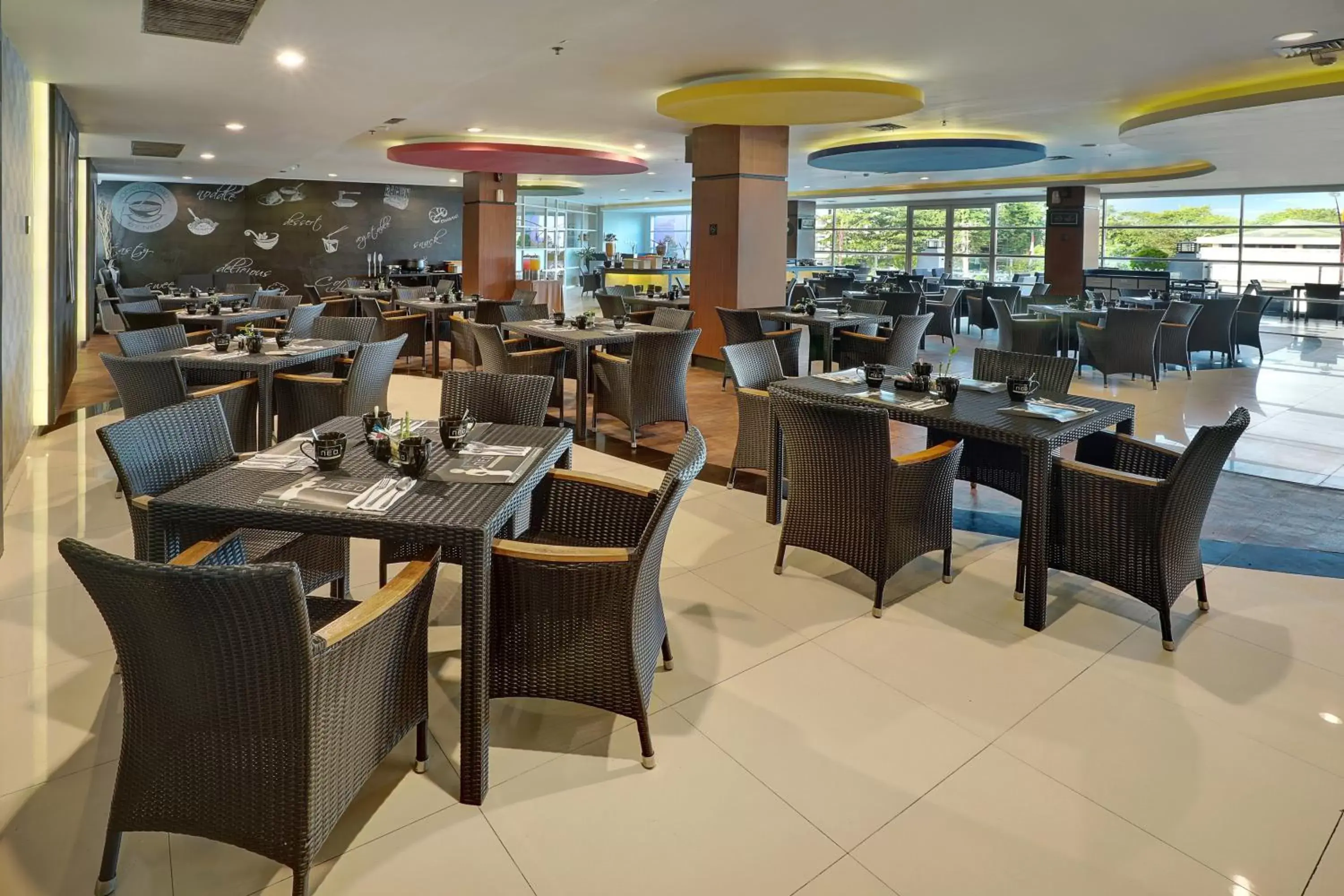 Restaurant/Places to Eat in Hotel Neo Palma Palangkaraya by ASTON