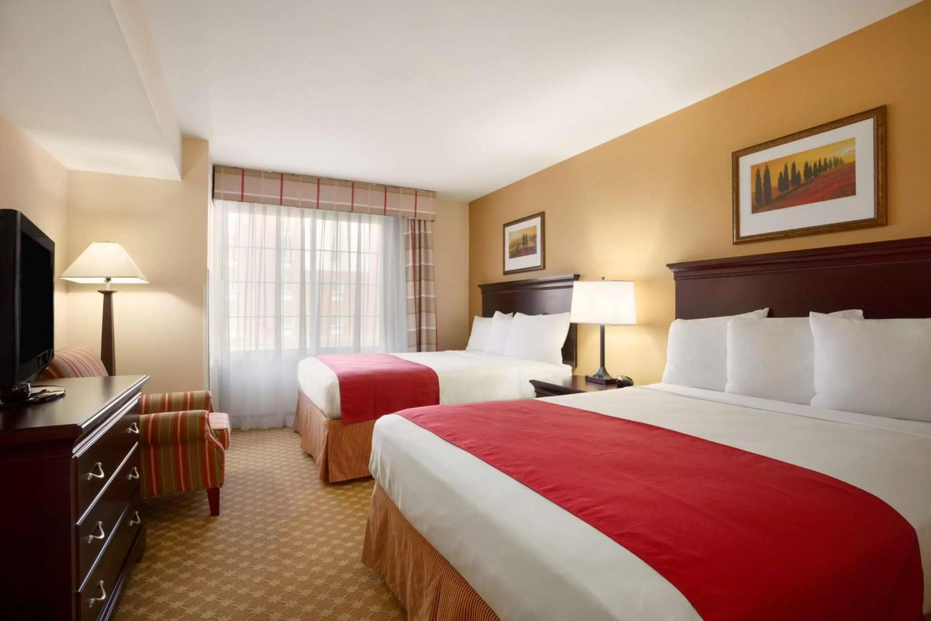 Photo of the whole room, Bed in Country Inn & Suites by Radisson, Washington at Meadowlands, PA