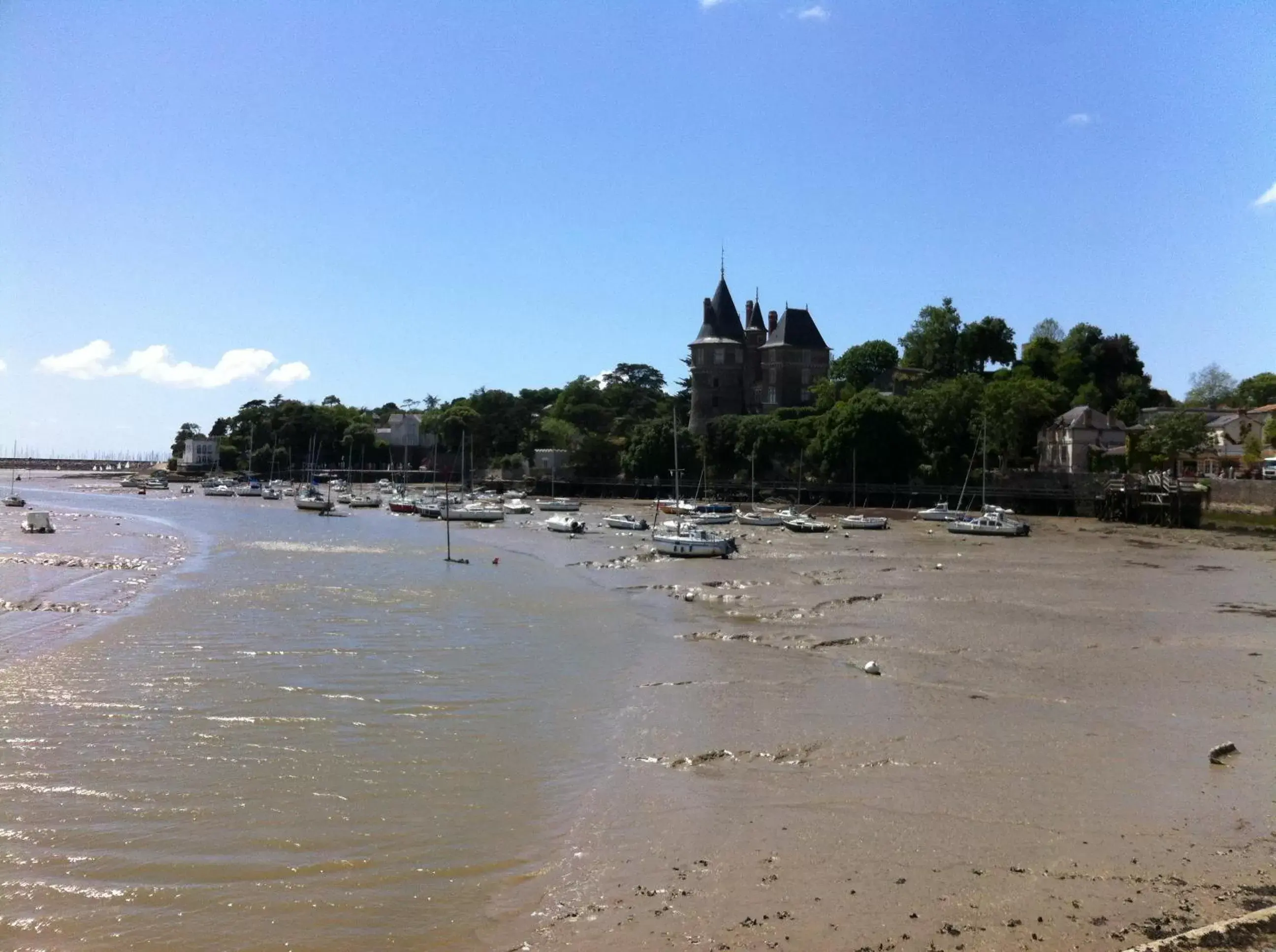 Spring, Beach in Brit Hotel Les Alizes