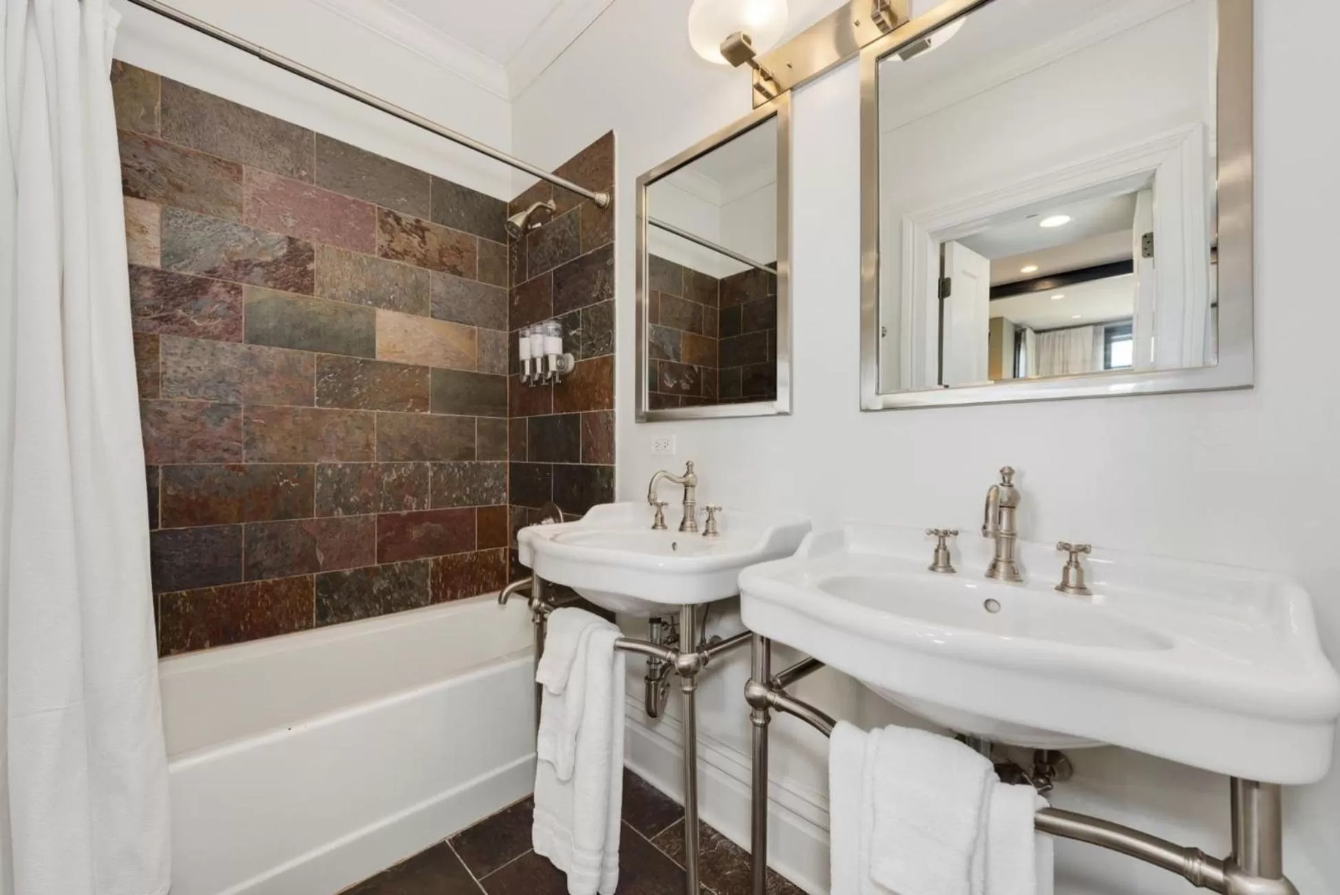 Shower in Villa D' Citta