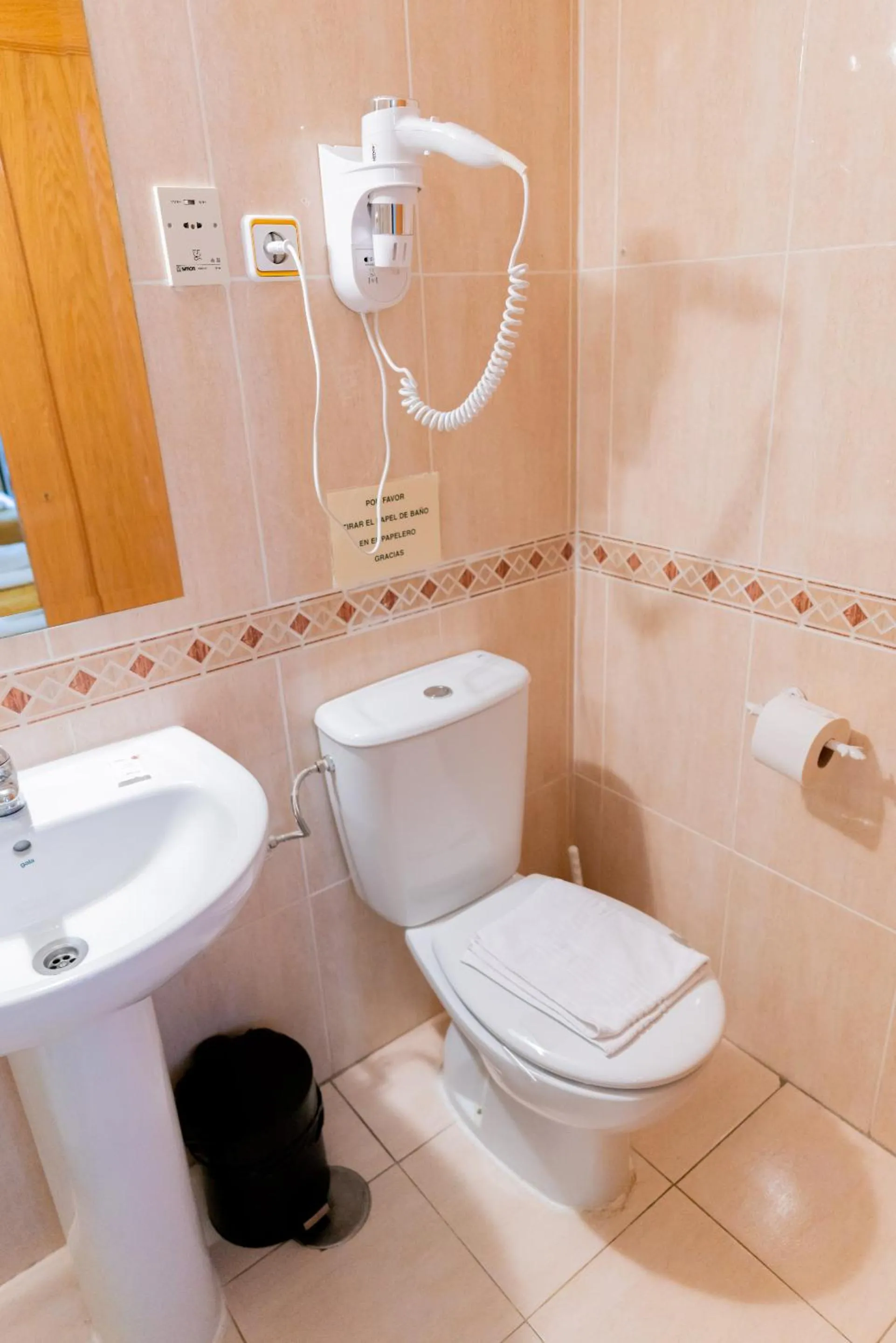 Bathroom in Hostal Josefina-Gran Vía