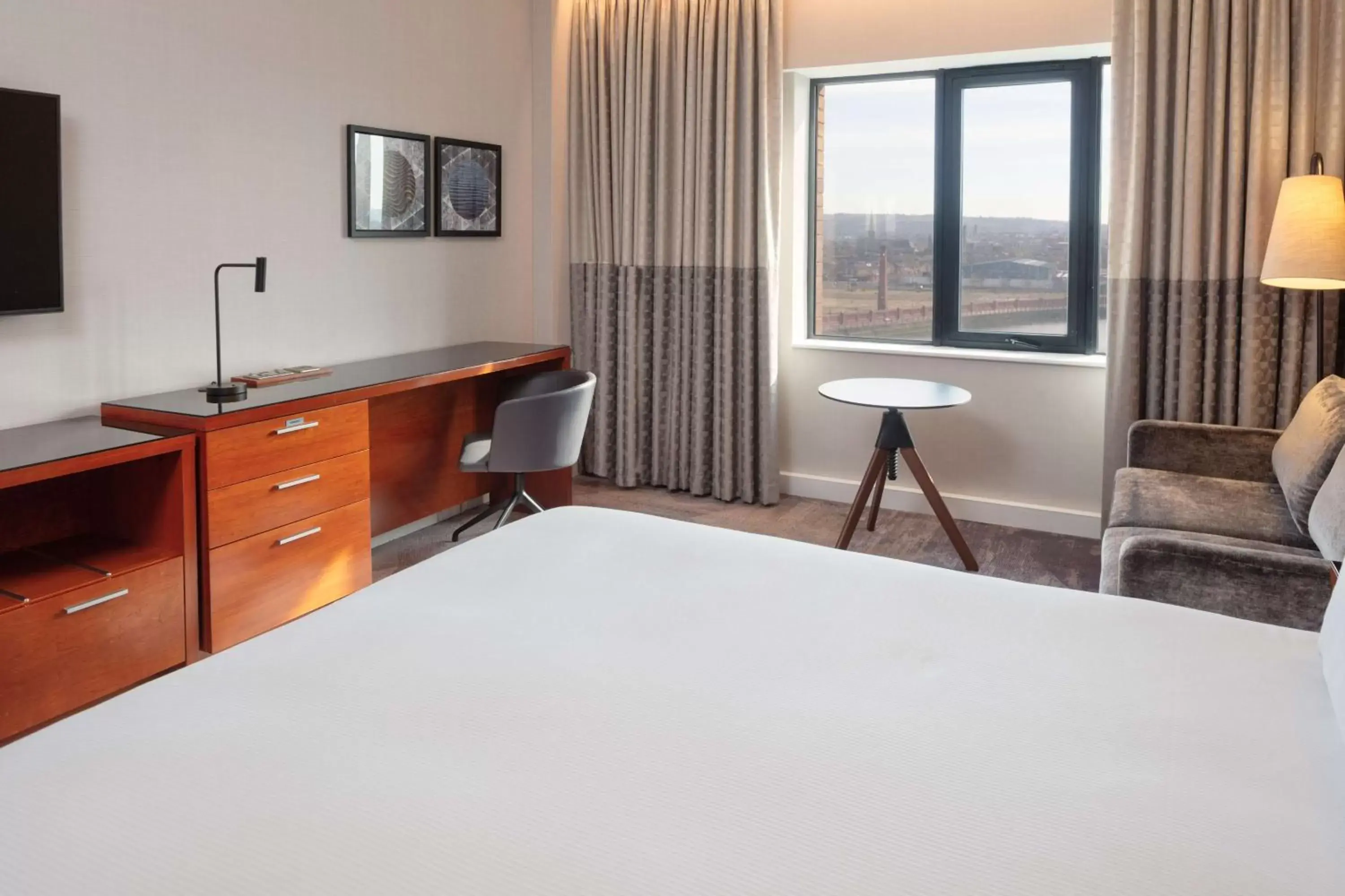 Bedroom, Bed in Hilton Belfast
