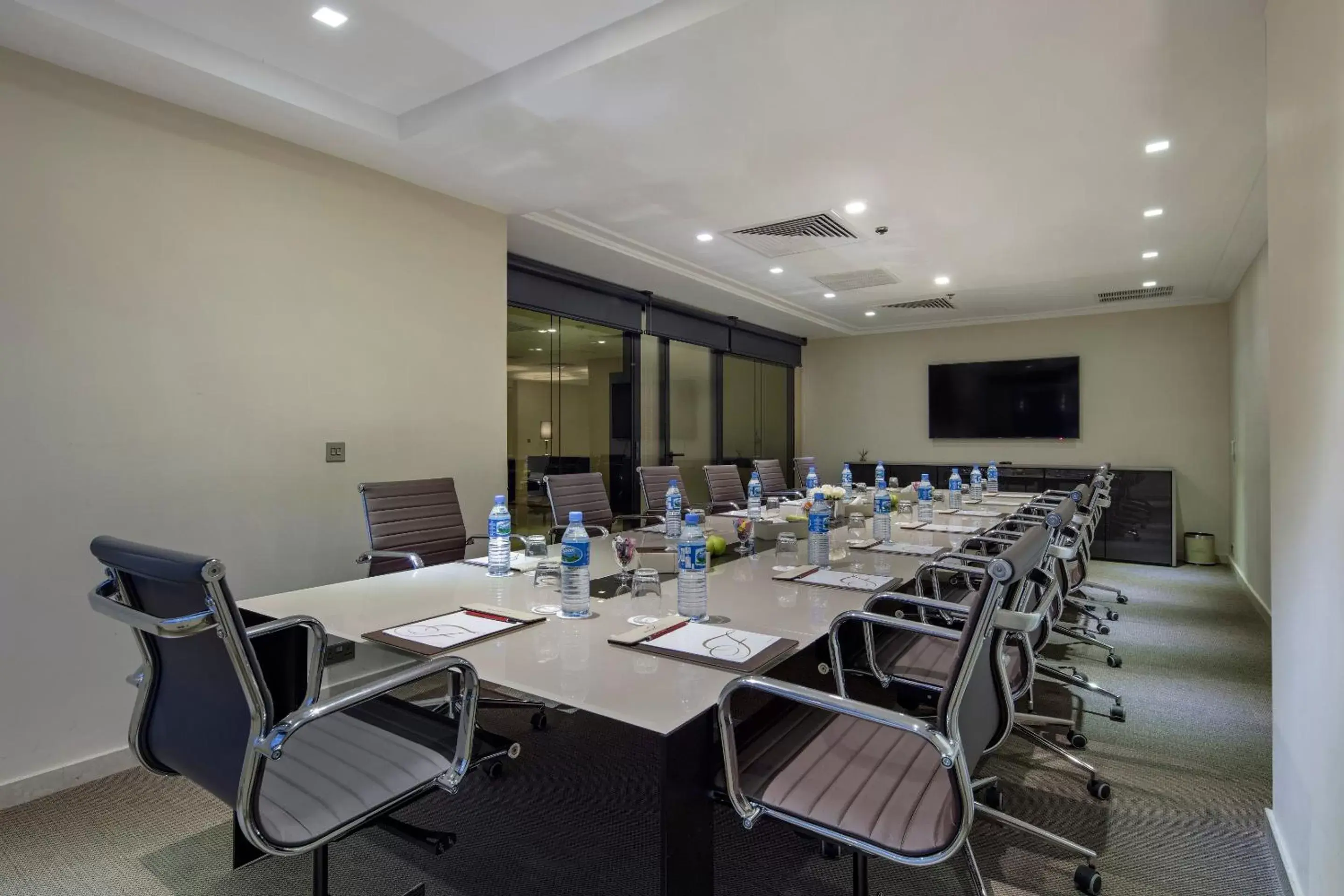 Meeting/conference room in Fraser Suites Abuja