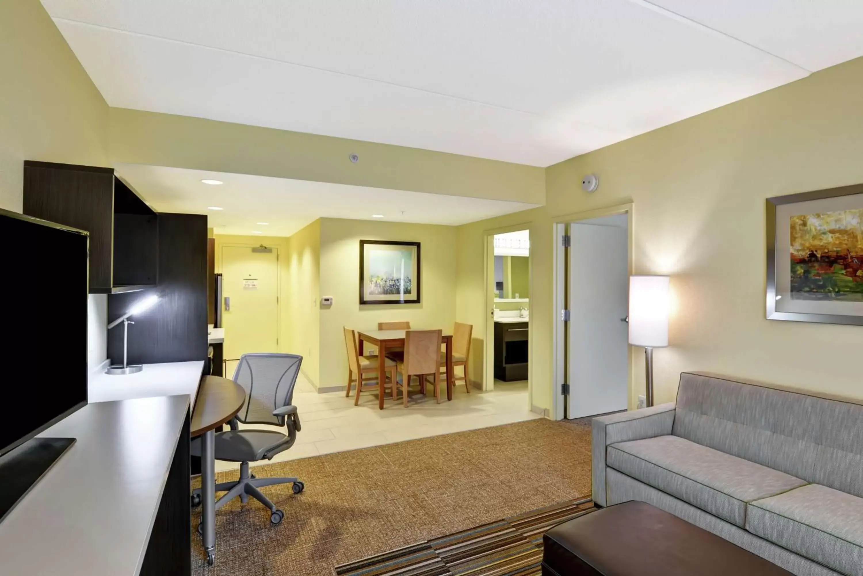 Bedroom, Seating Area in Home2 Suites By Hilton Dickson City Scranton