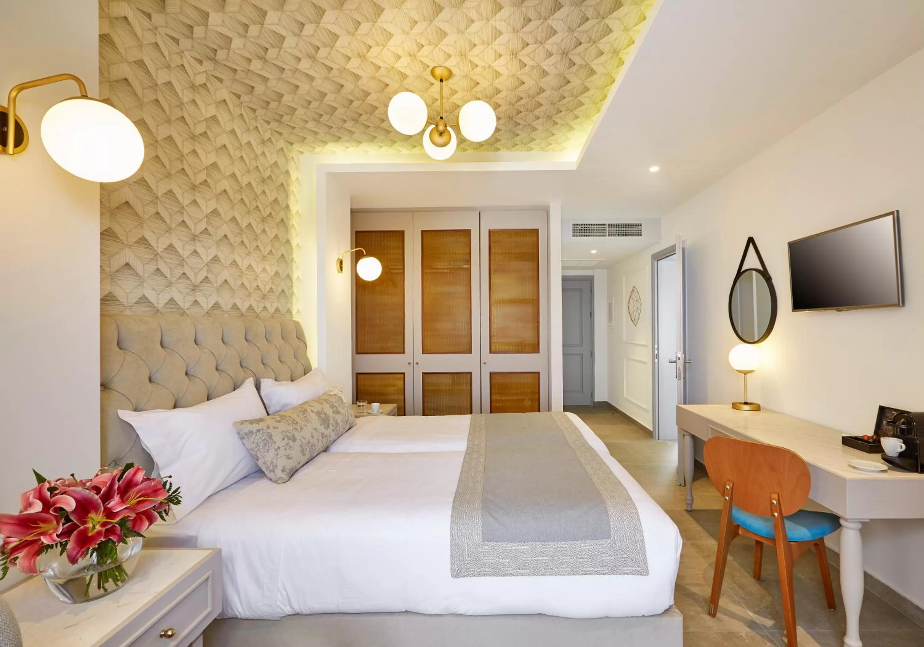 Time of day, Bed in De Sol Hotel & Spa