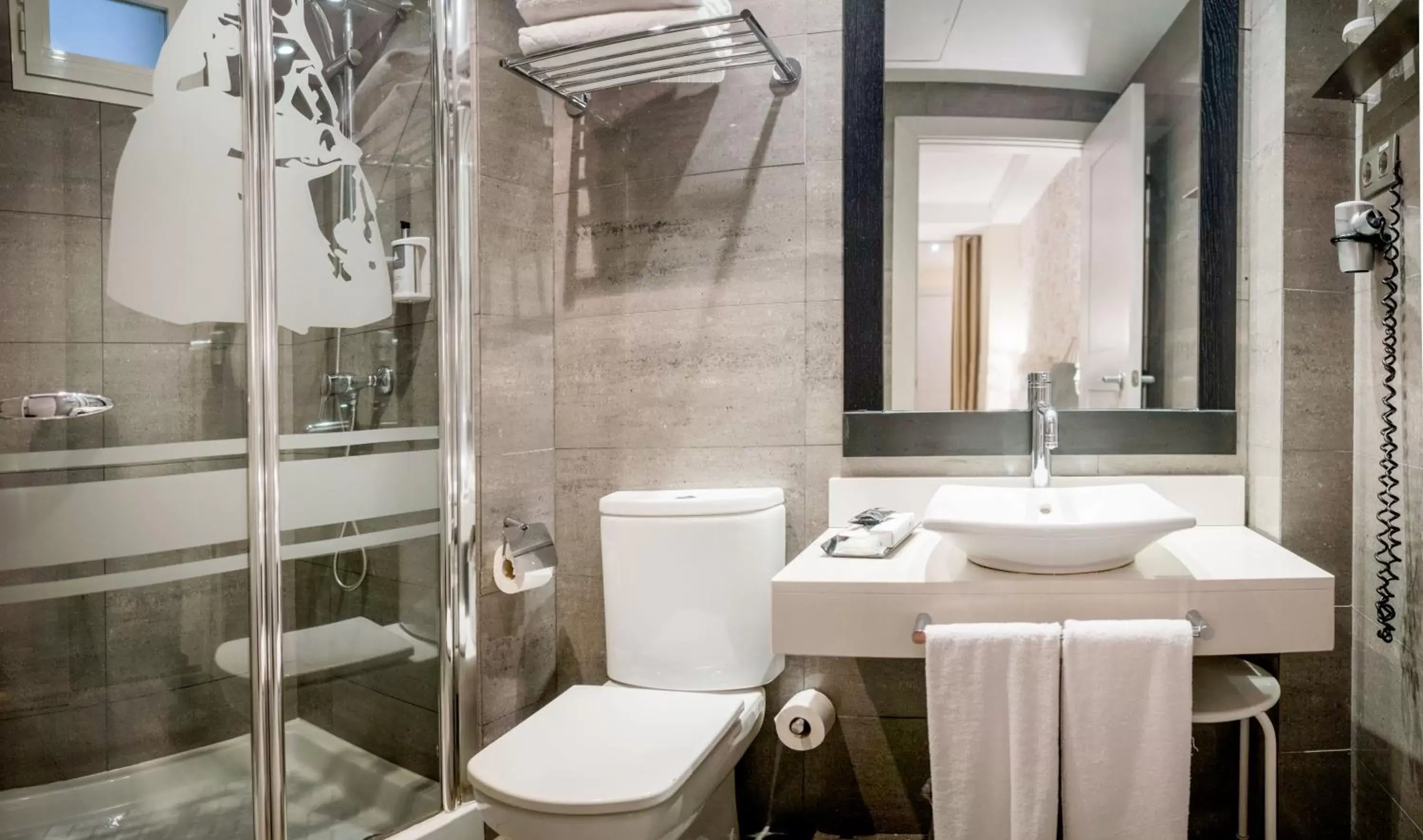 Bathroom in Hotel Meninas - Boutique Opera