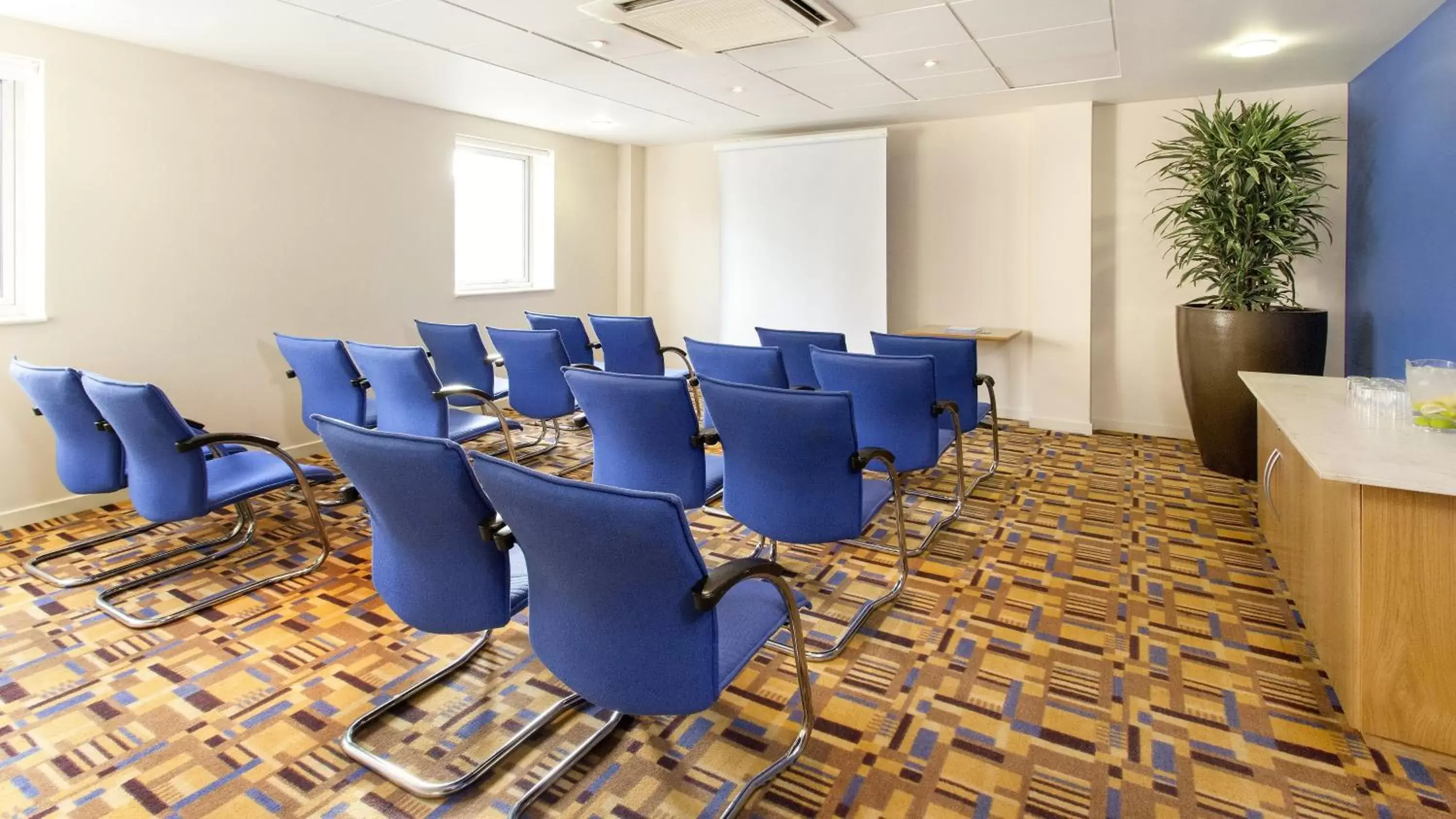 Meeting/conference room in Holiday Inn Express London Limehouse, an IHG Hotel