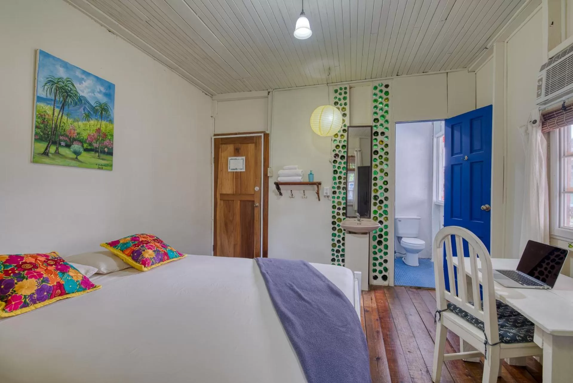 Double Room with Private Bathroom in Saigon Bay Bed & Breakfast