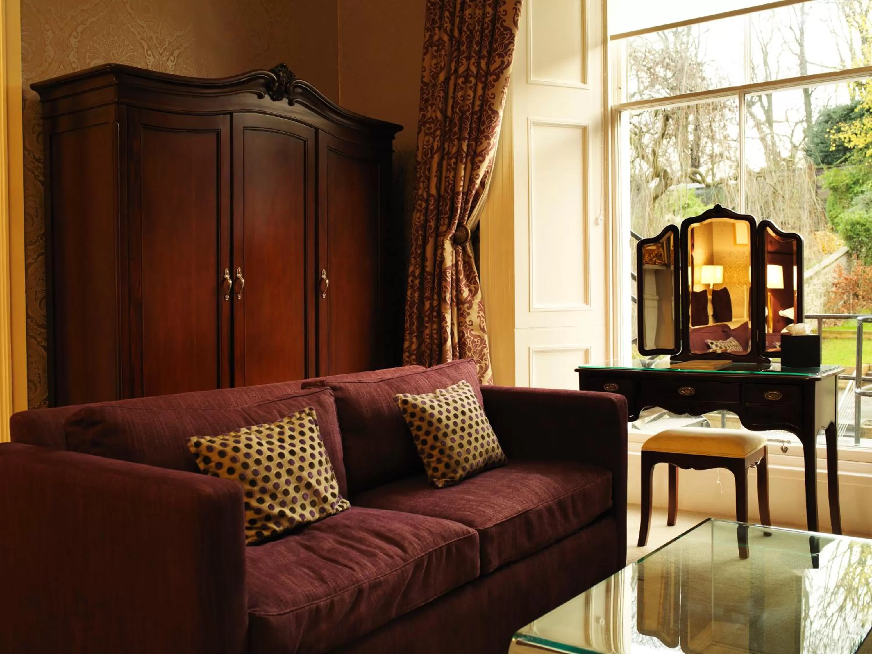 Day in 24 Royal Terrace