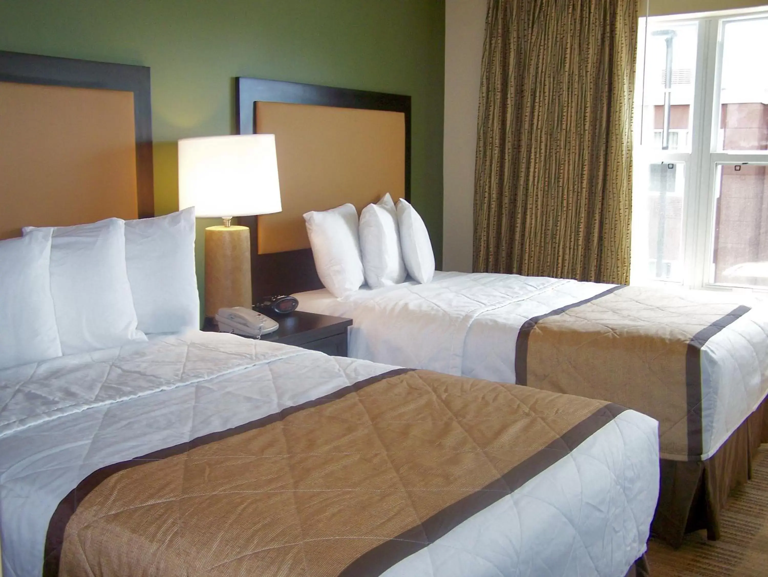 Bed in Extended Stay America Suites - Phoenix - Airport - E Oak St