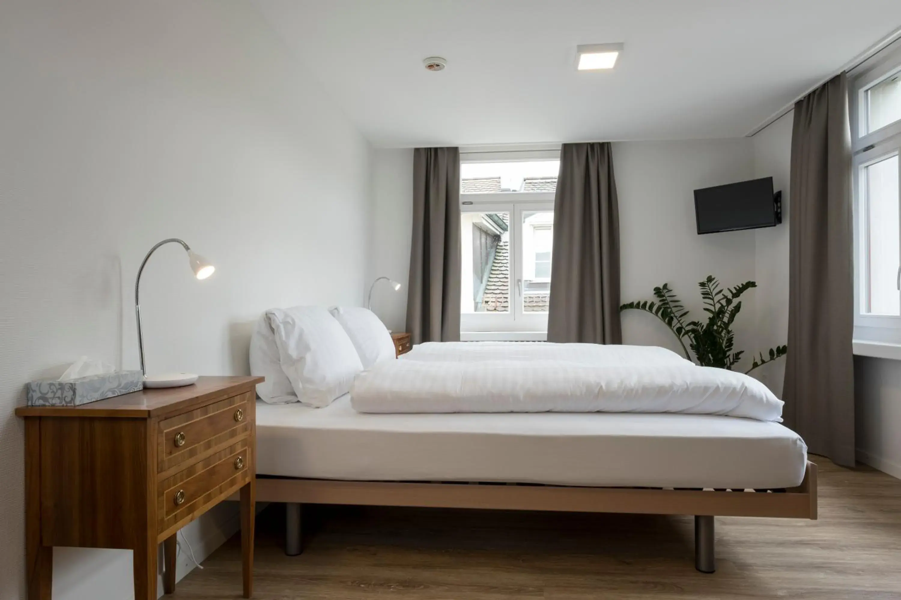 Superior Double or Twin Room - single occupancy in Hotel Vadian Garni Superior Double or Twin Room - single occupancy in Hotel Vadian Garni