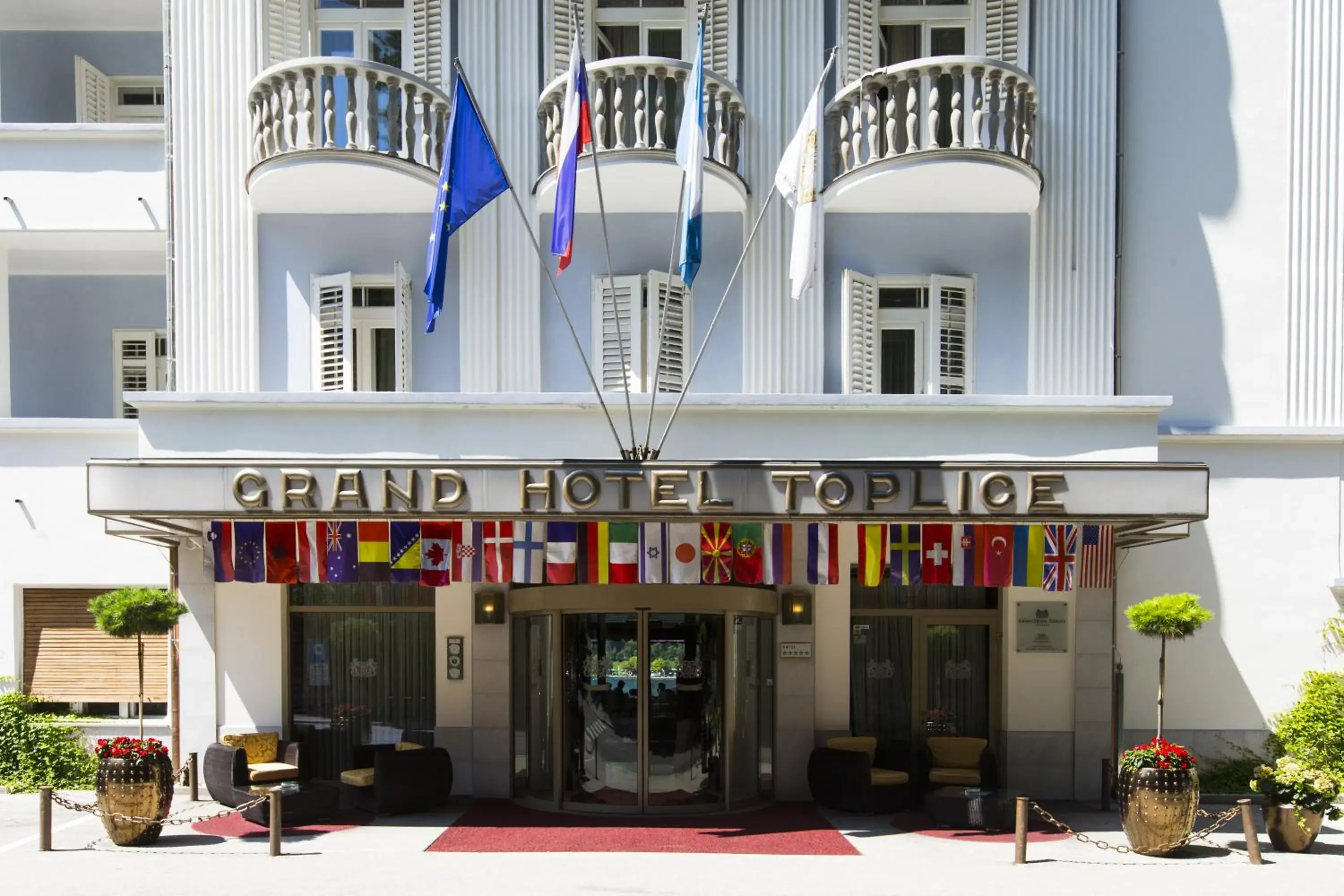 Facade/entrance, Property Building in Grand Hotel Toplice - Small Luxury Hotels of the World