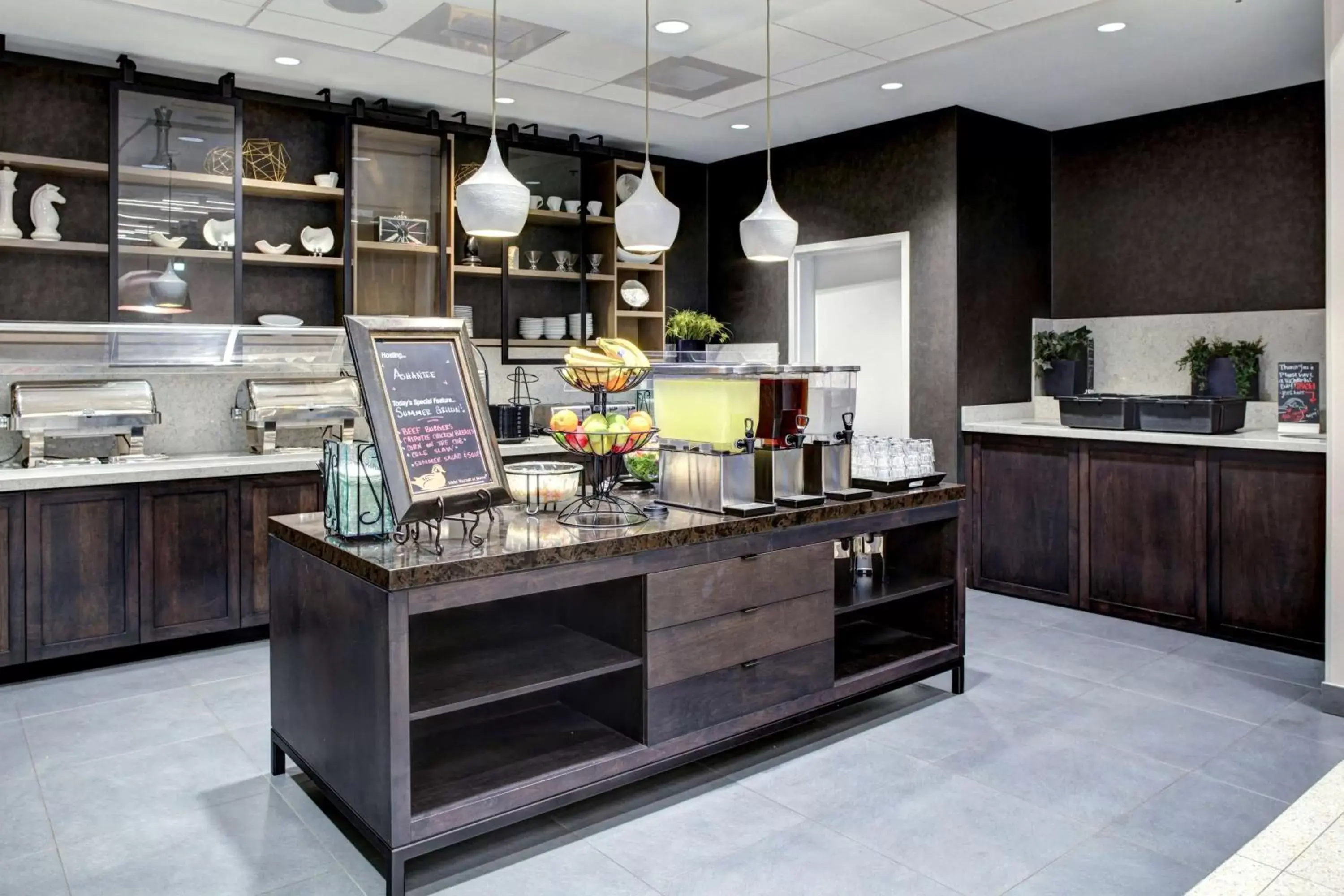 Breakfast, Kitchen/Kitchenette in Homewood Suites by Hilton Richmond-Downtown