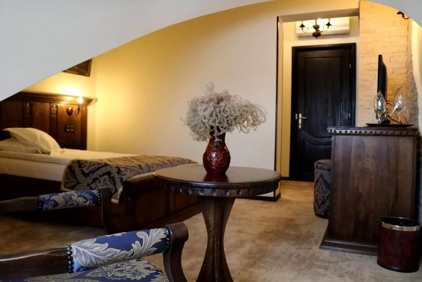 Single Room in Castel Transilvania Single Room in Castel Transilvania