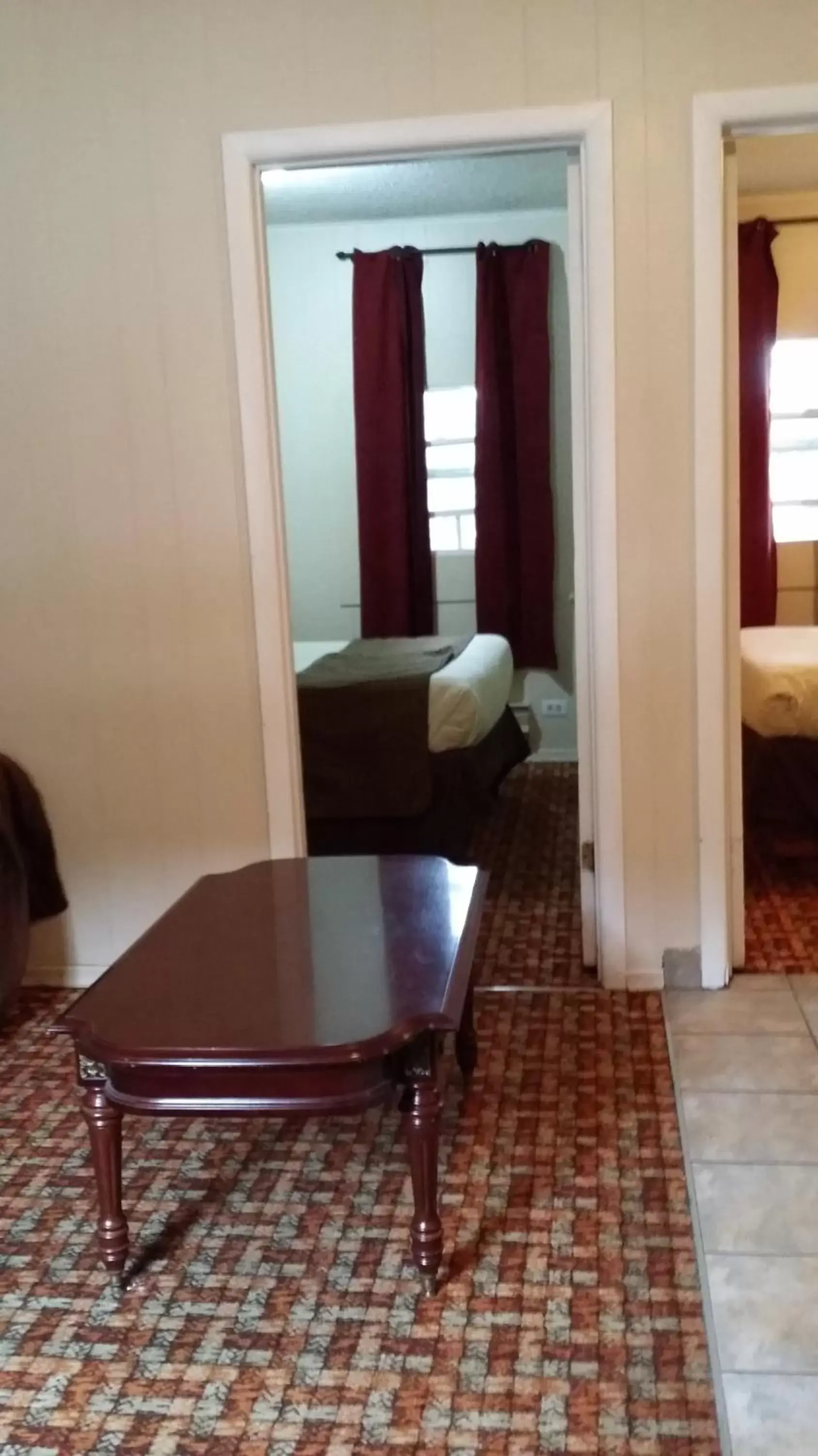 Living room, Dining Area in AppleTree Inn