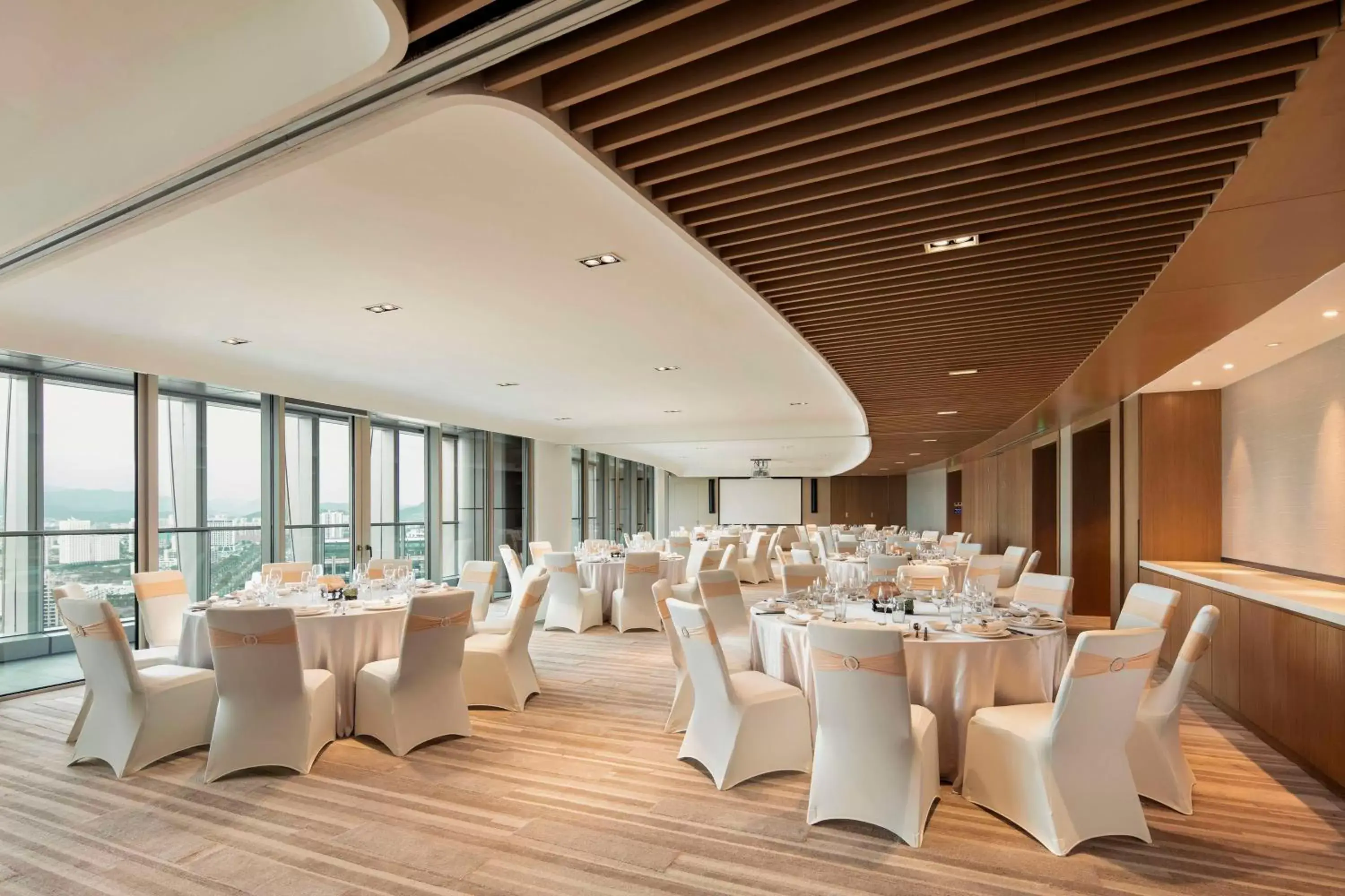 Meeting/conference room, Restaurant/Places to Eat in Hyatt Place Sanya City Center